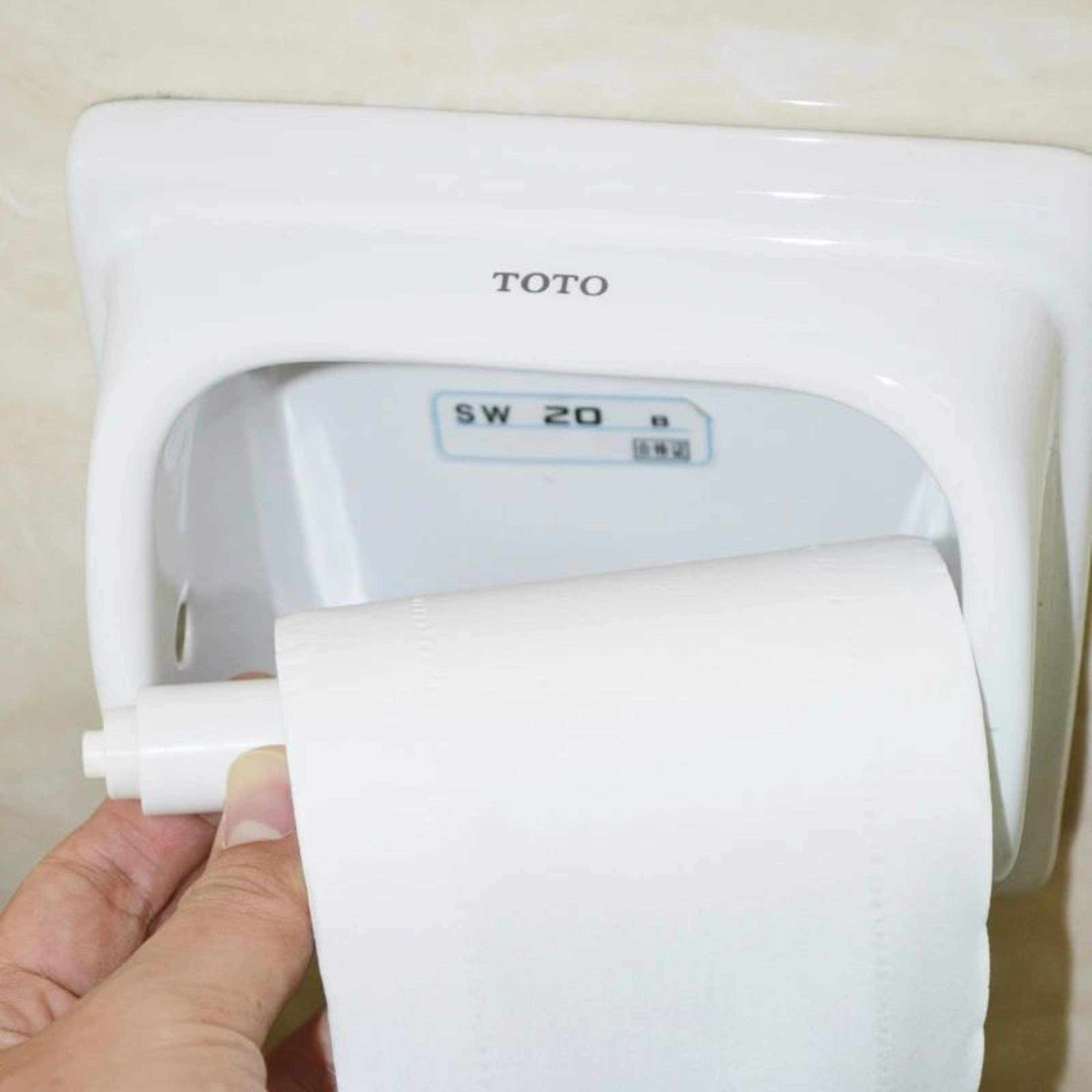Adjustable Spring Loaded Toilet Paper Holder Spindle Replacement Rod 1