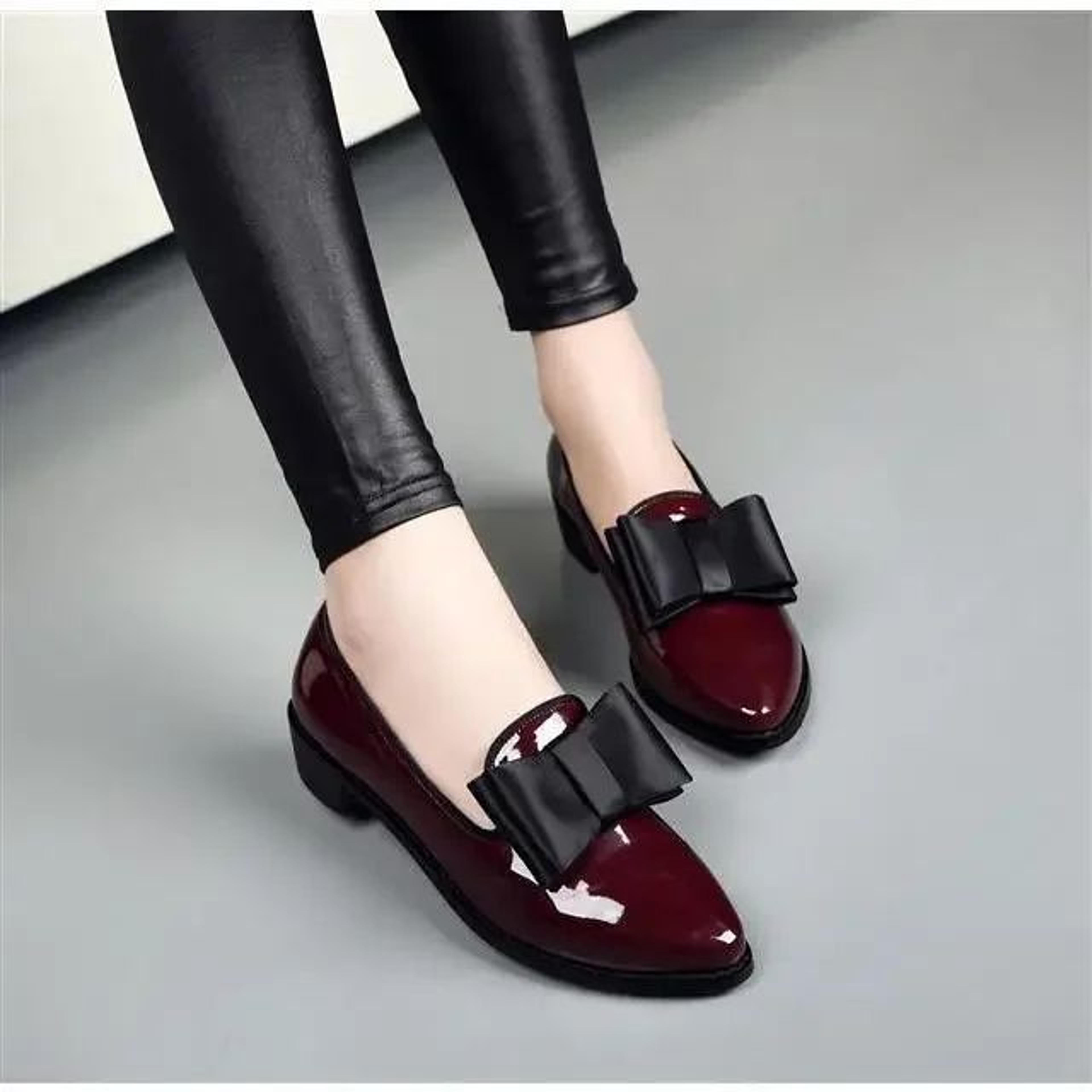 Womens Bow Pointed Toe Patent Leather Loafers 5