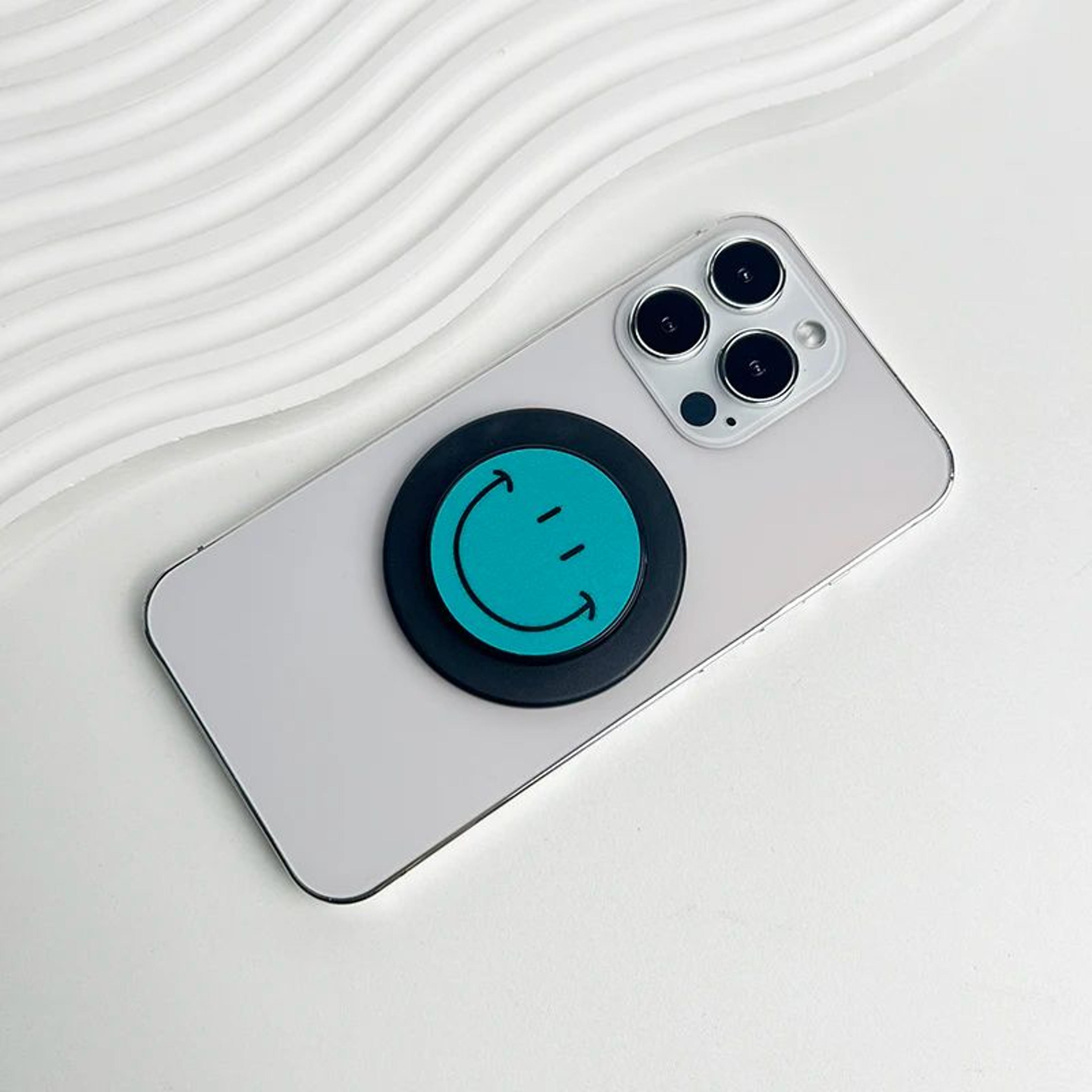 Cute Happy Face Magnetic Phone Grip Holder With Foldable Stand For MagSafe 8