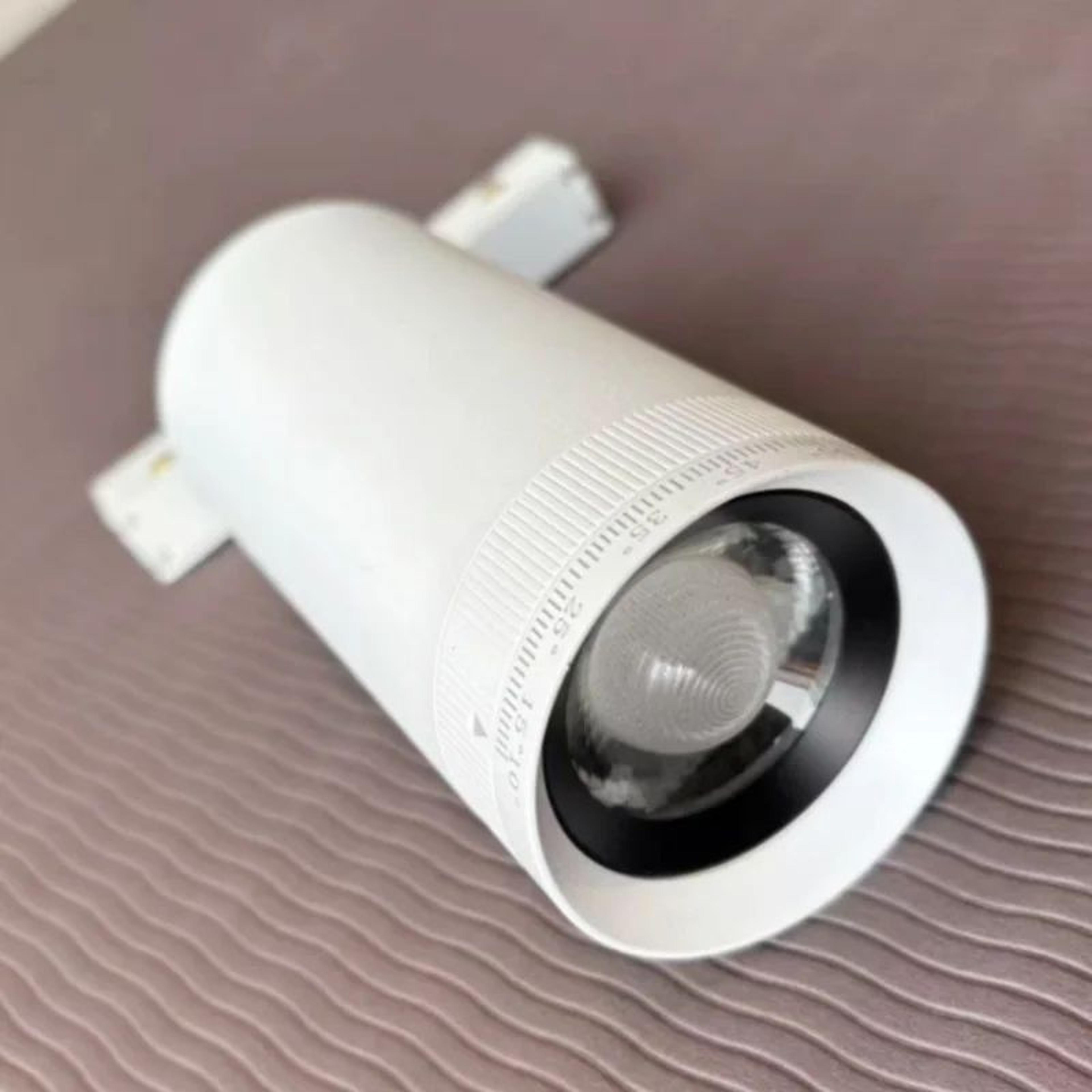 Adjustable Focus LED Spotlight With Rotating Head For Track And Surface Mounted Art Lighting 8