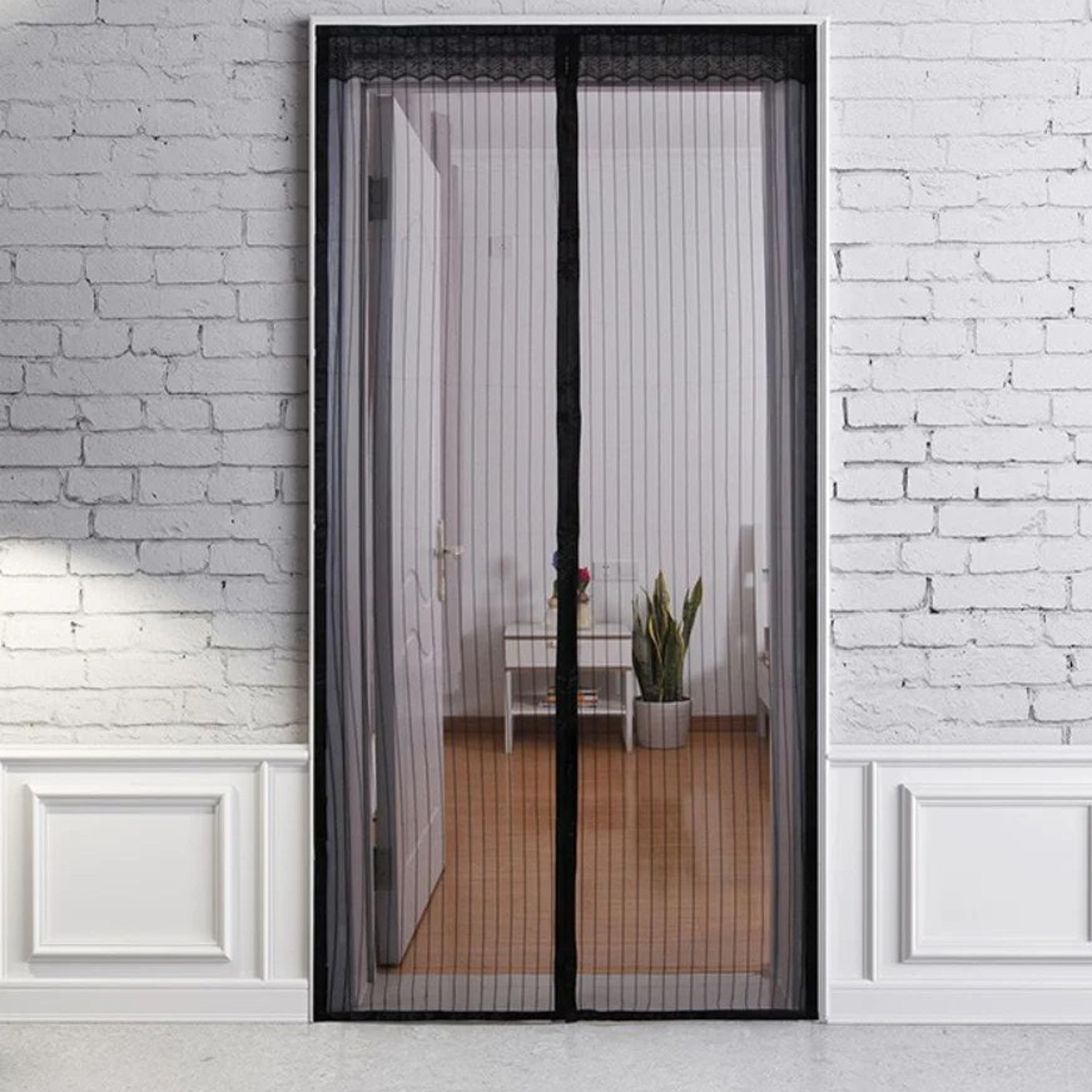 magnetic screen door curtain with automatic closure and mosquito protection
