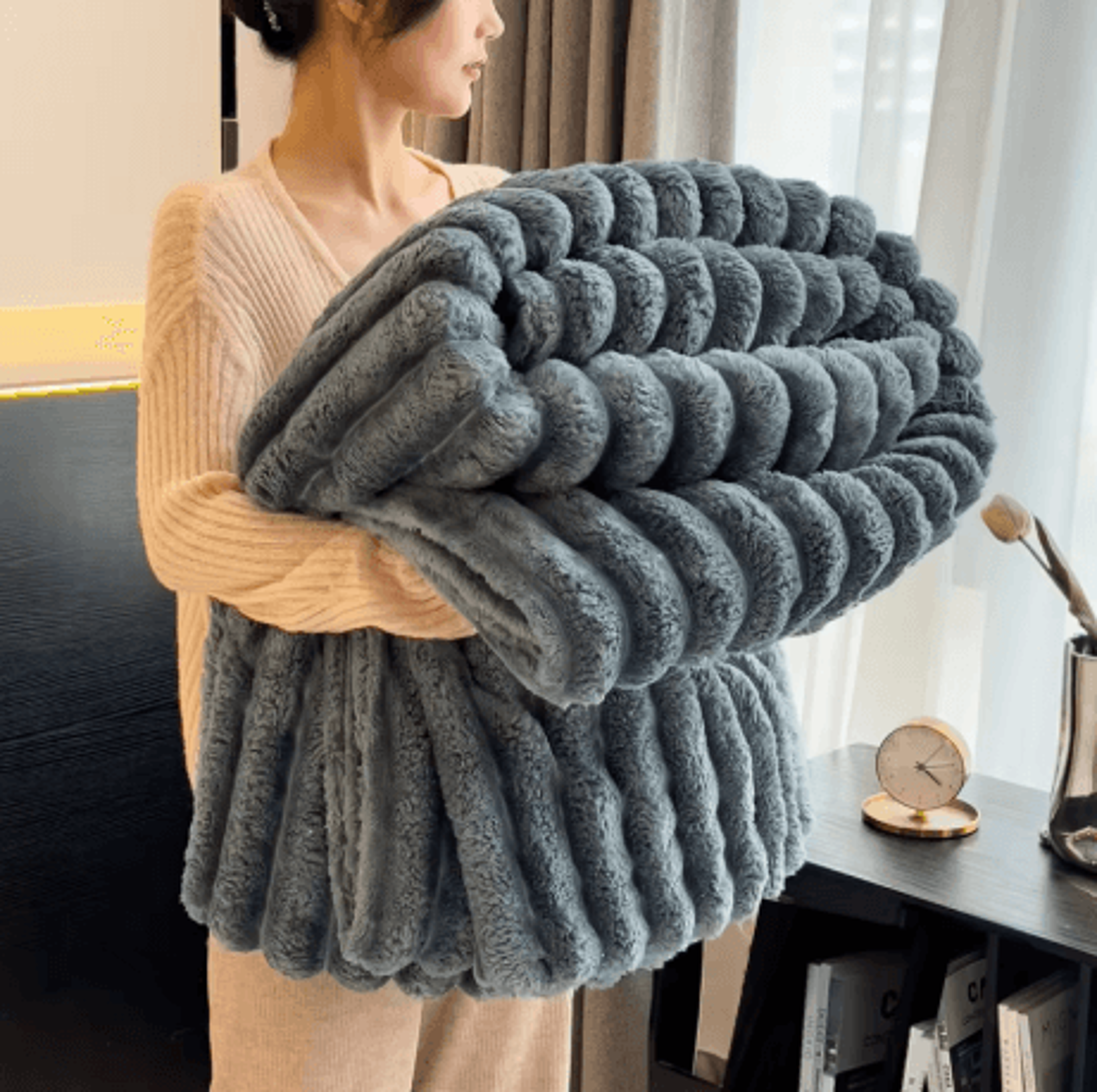 250GSM Soft Fluffy Throw Blanket Warm Decorative Striped Blanket For Bed Nap And Winter Comfort 2