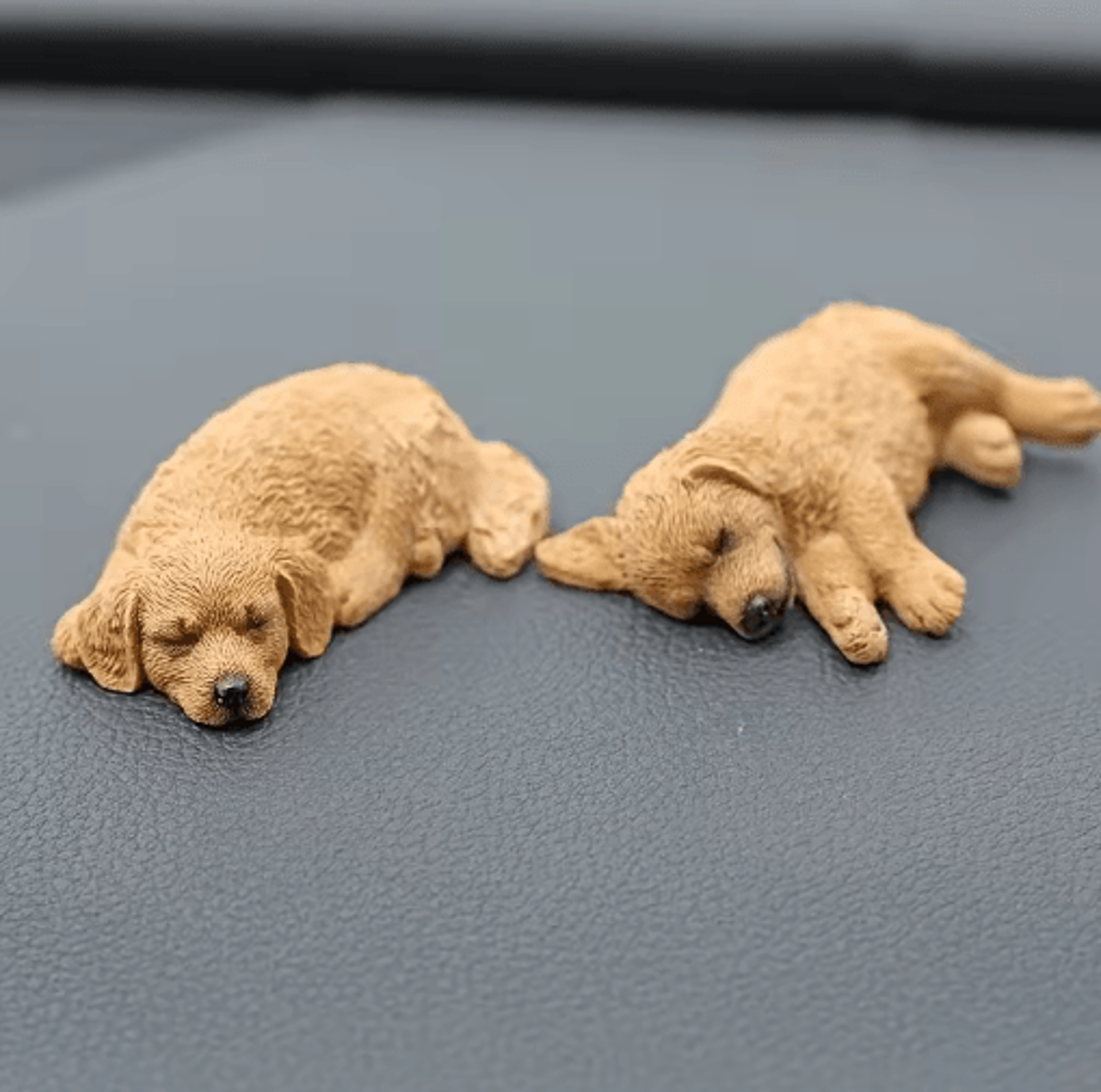 Golden Retriever Puppy Resin Car Ornaments  Cute Dashboard  Tabletop Decor 2pcs 4
