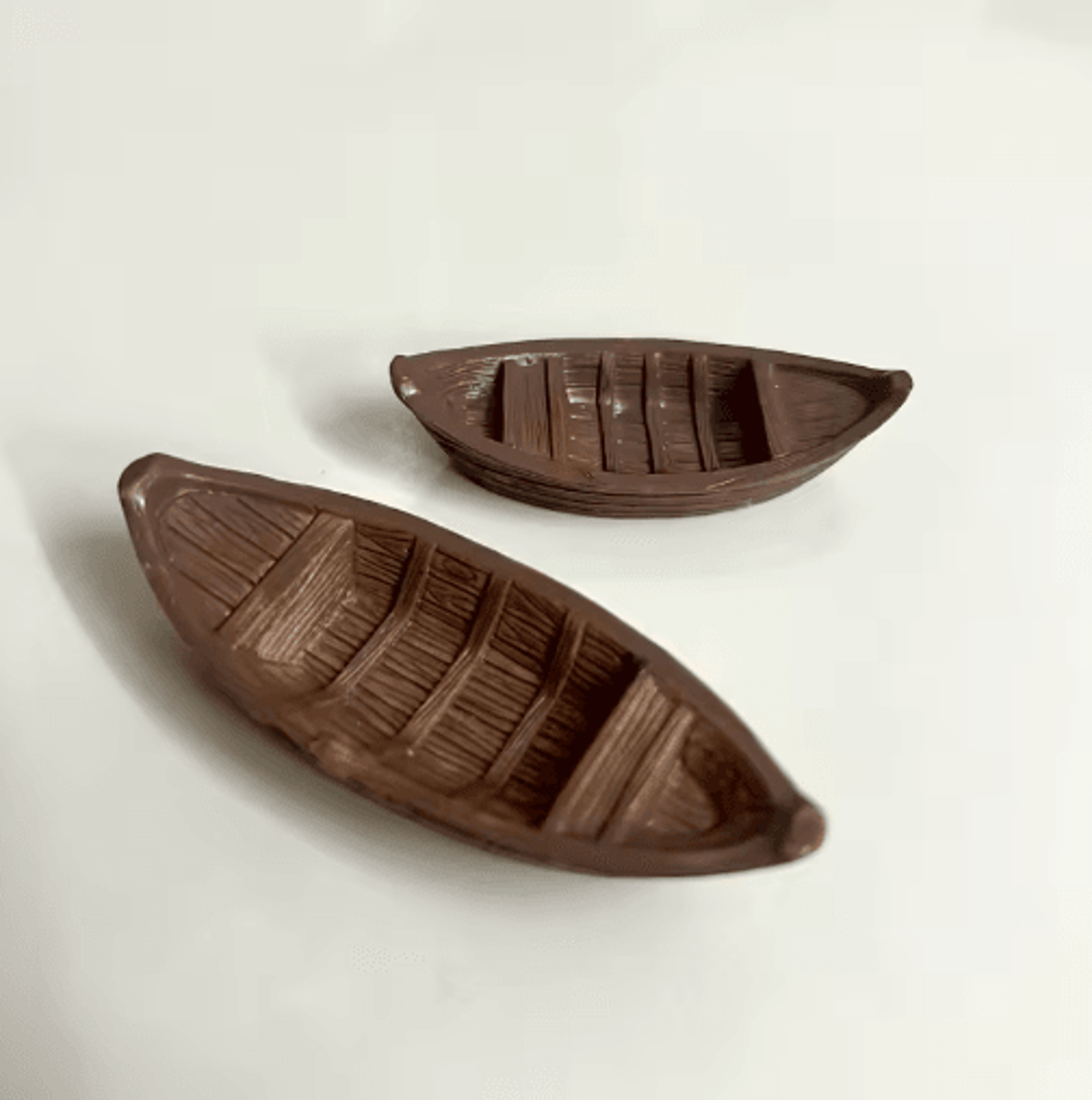 4Piece Floating Mini Boat Ornaments  Realistic Resin Decor For Water Displays 3