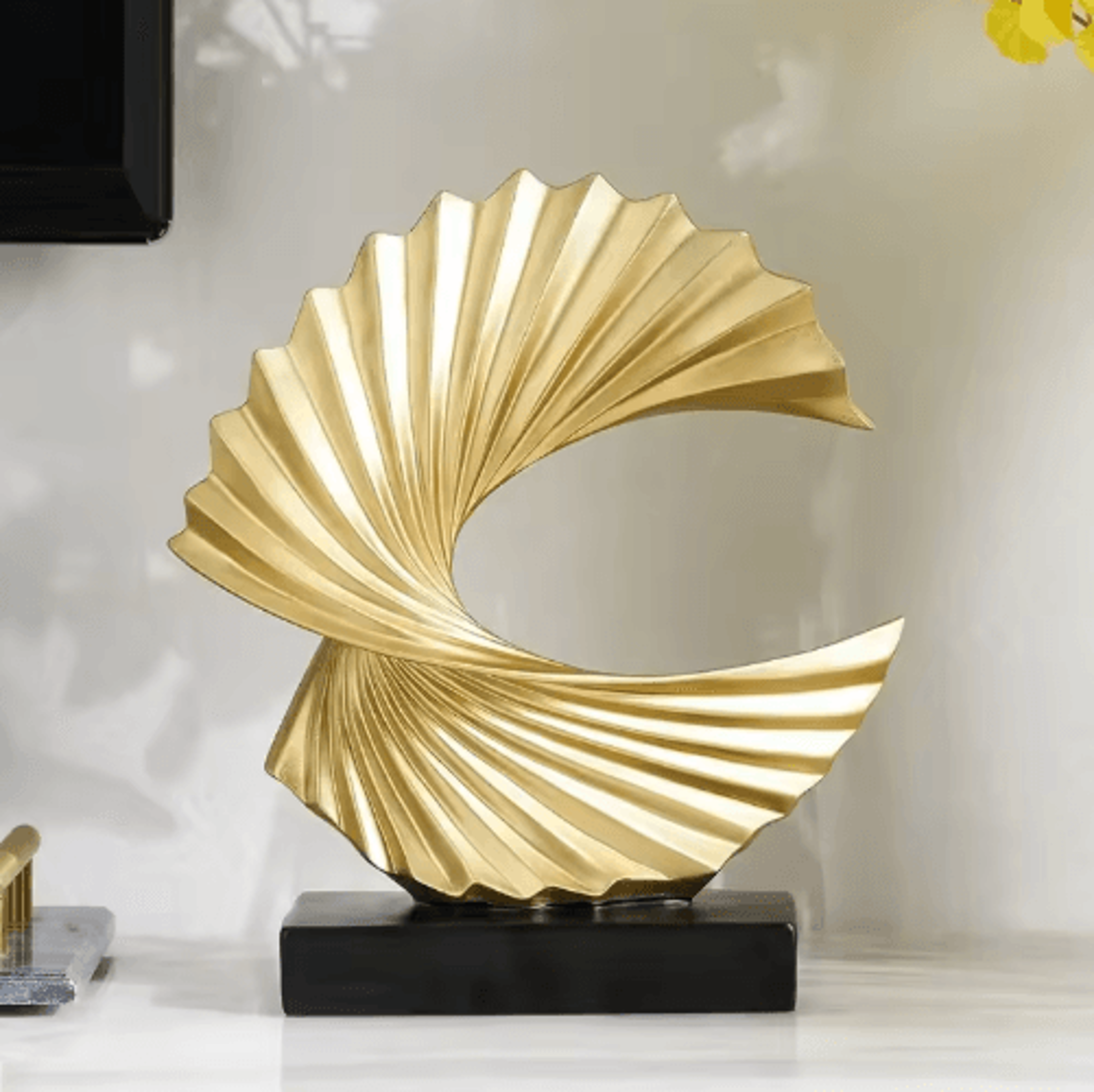Modern Abstract Resin Sculpture  Golden Art Statue For Living Room And Office Decor 4