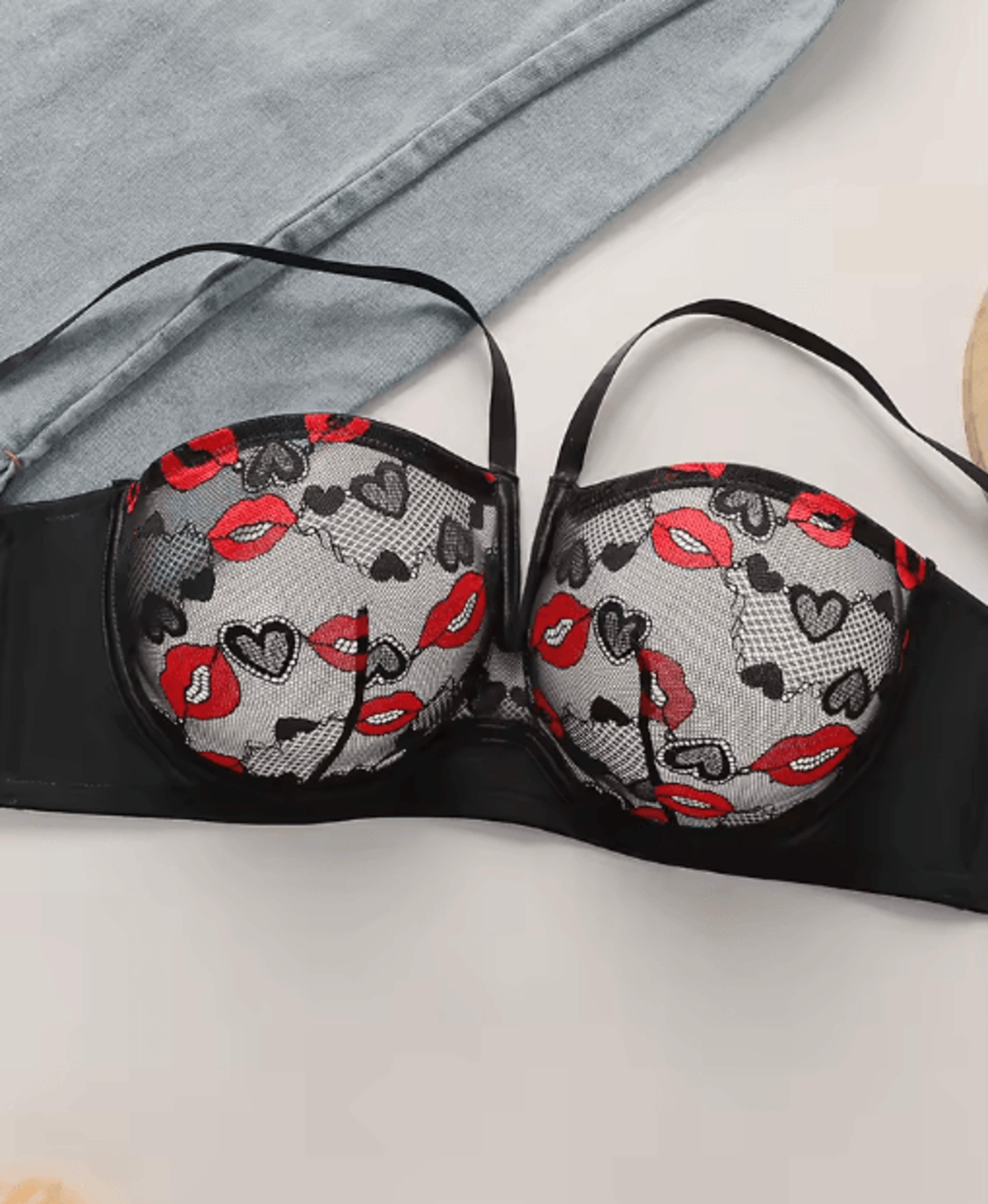 Red Lips Halter Deep V Plus Size Push Up Lace Bra With Underwire 5