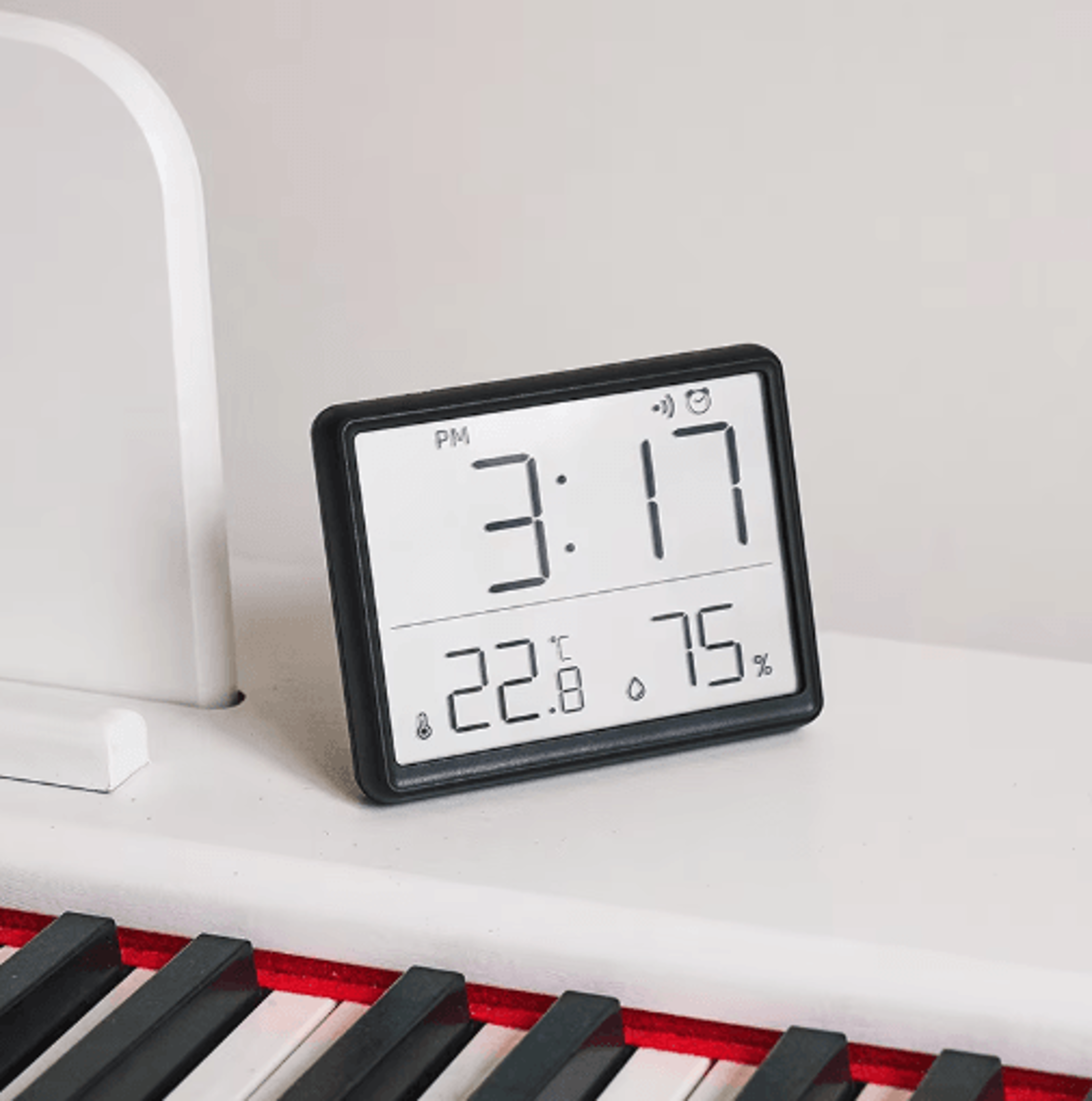 Ultra Thin Digital Alarm Clock With Temperature  Hygrometer LCD Magnetic Desk Clock 3