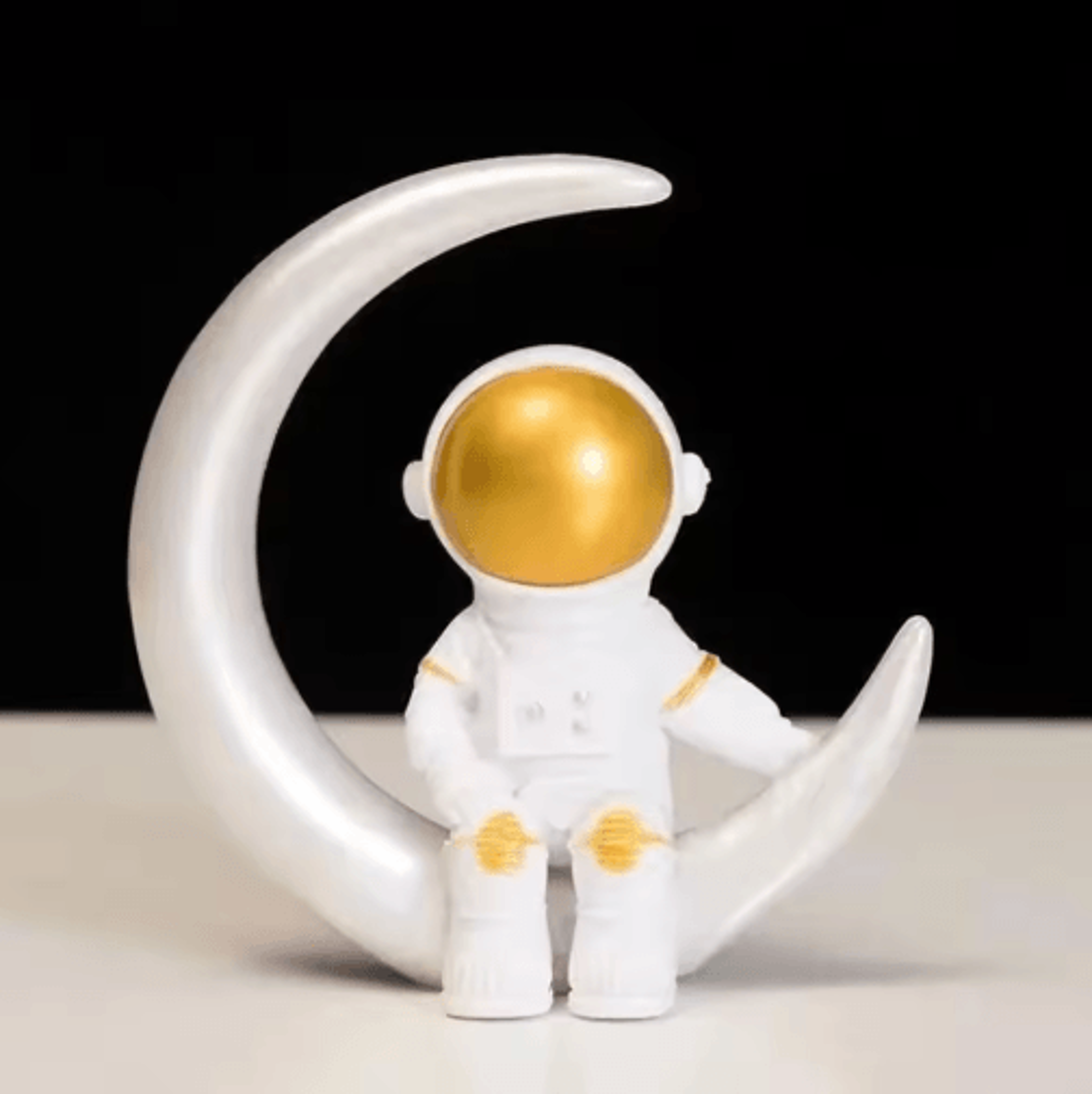 4PCS Astronaut Figurine Set  SpaceThemed Desk  Home Decor Models 12