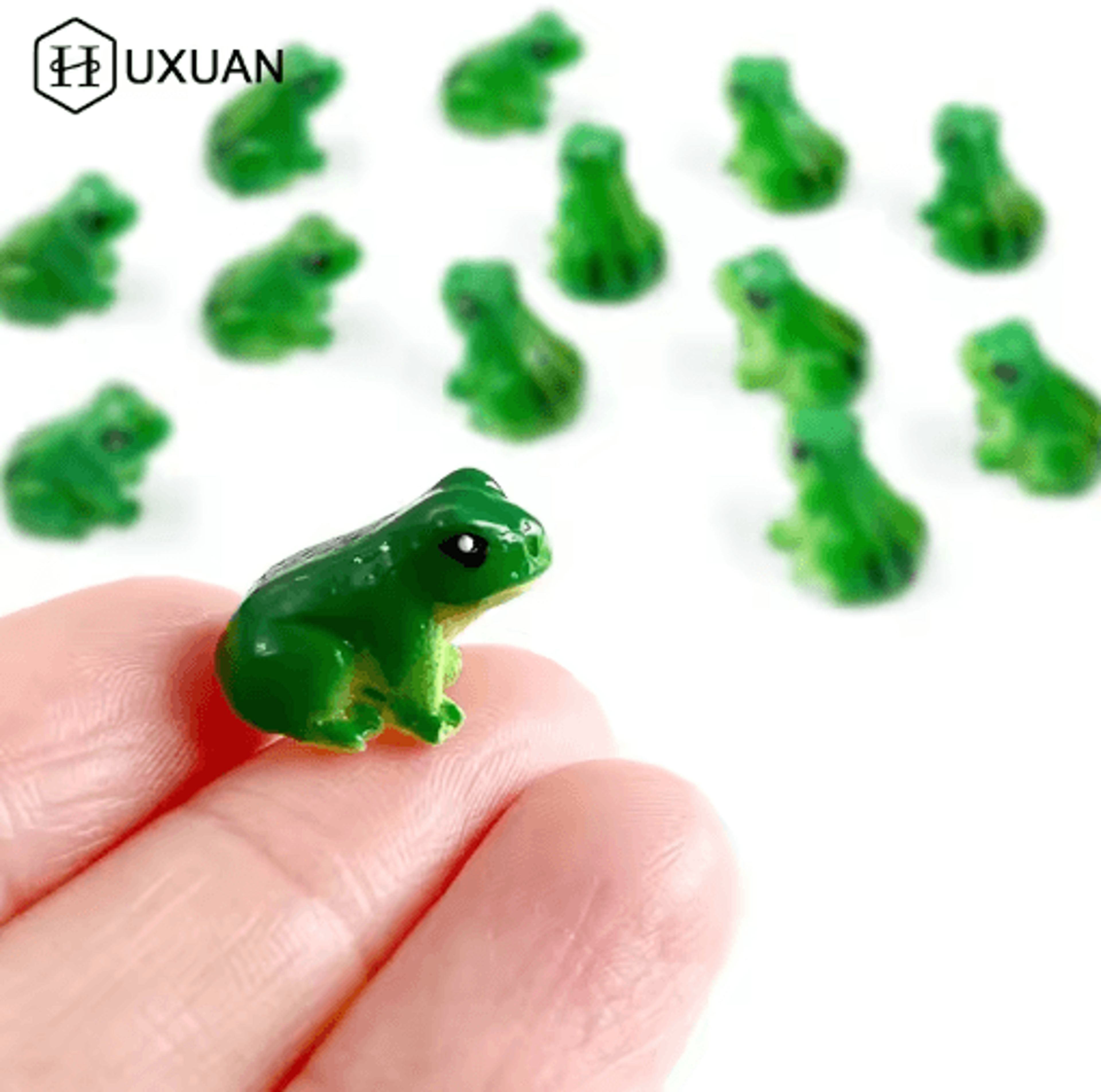 mini frog figurines set – cute resin fairy garden decor for creative displays