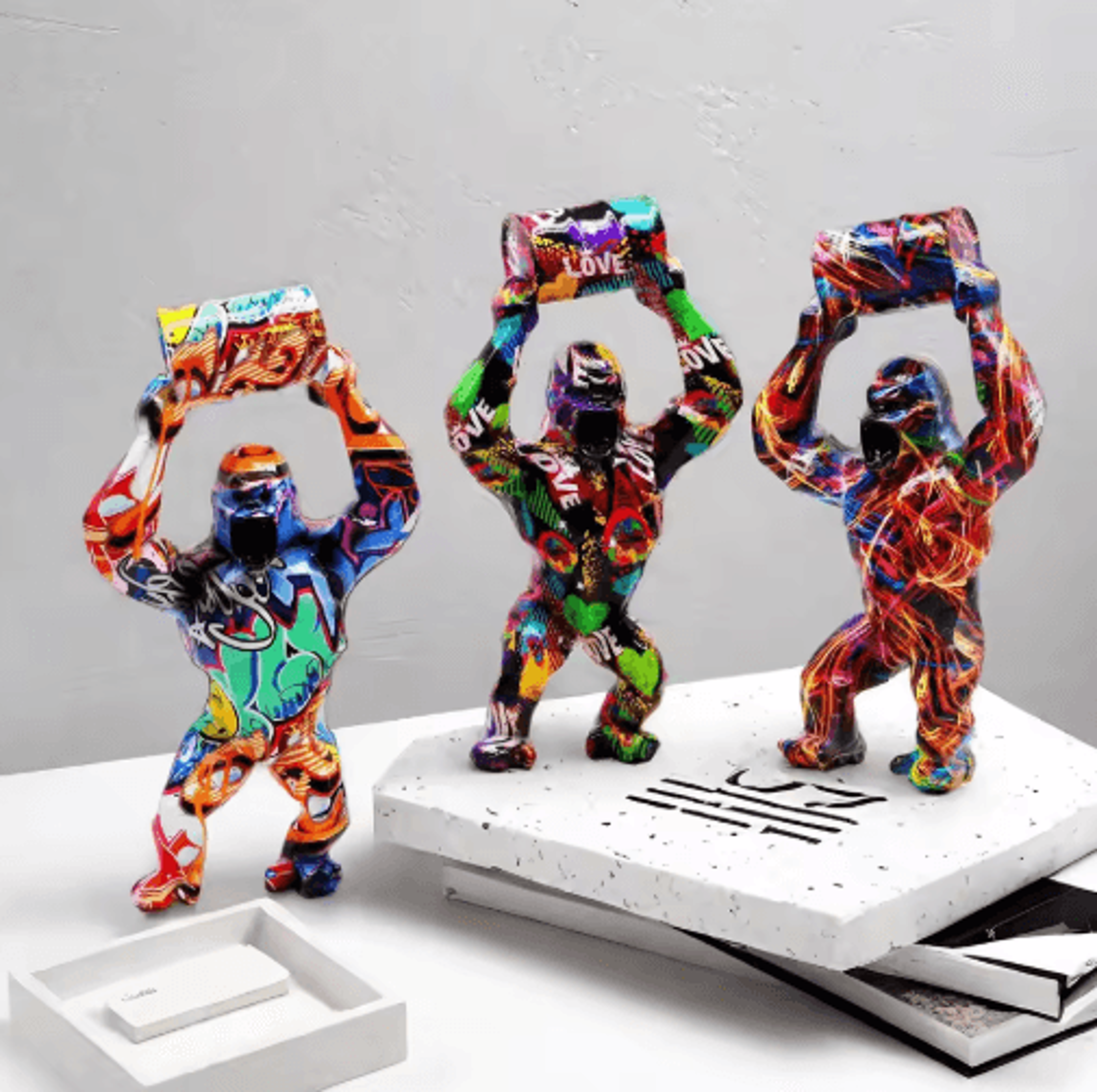 Creative Gorilla Resin Sculpture  Modern Animal Statue For Living Room Decor 0