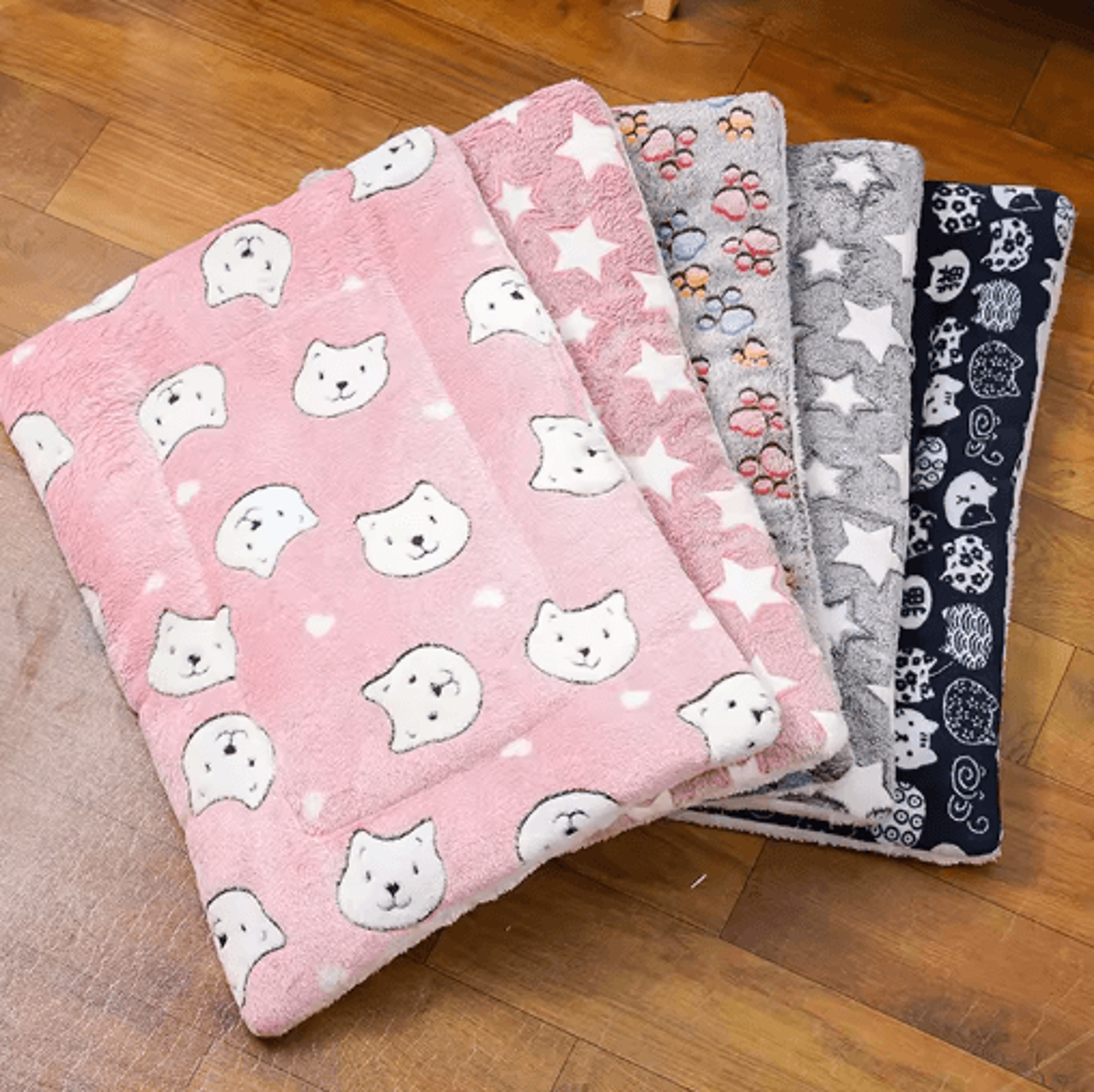 Cloud Nest Thickened Flannel Pet Sleeping Mat Warm Cushion For Cats  Small Dogs 9