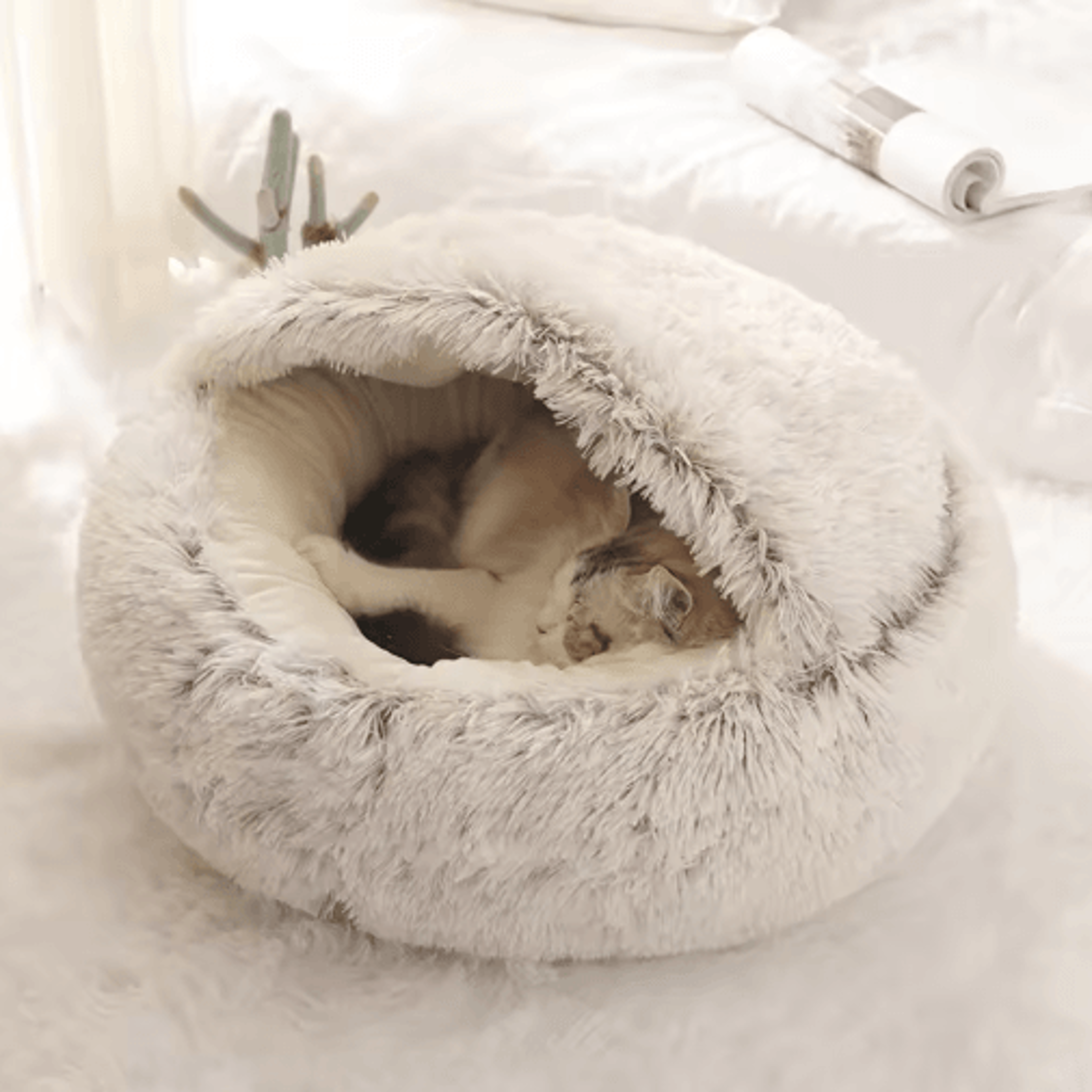 Soft Plush Covered Cat Bed Warm Round Sleeping Cave For Cats  Small Dogs 0