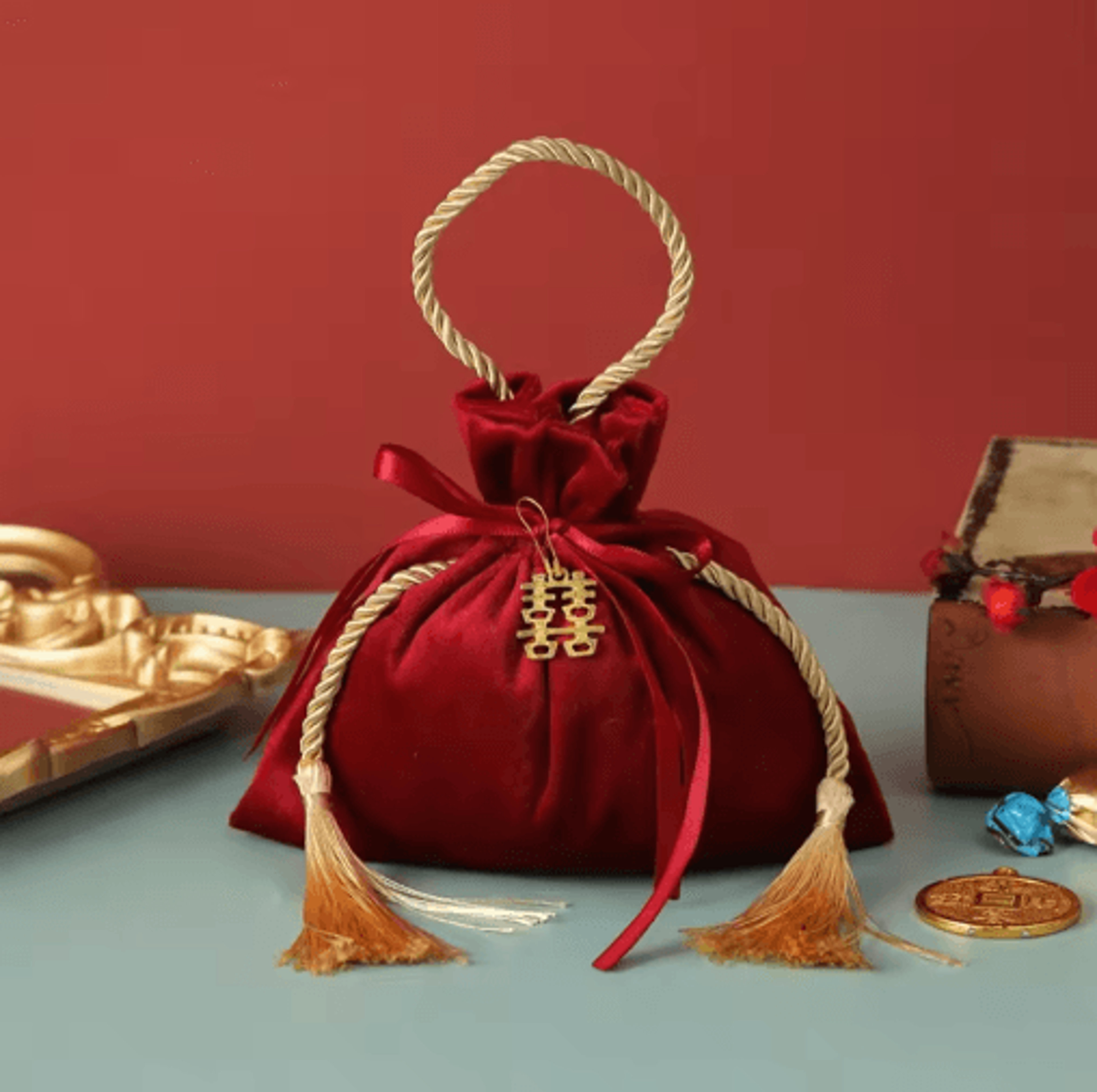Creative Velvet Drawstring Gift Bag  Large Capacity Candy  Chocolate Packaging Pouch For Weddings   4