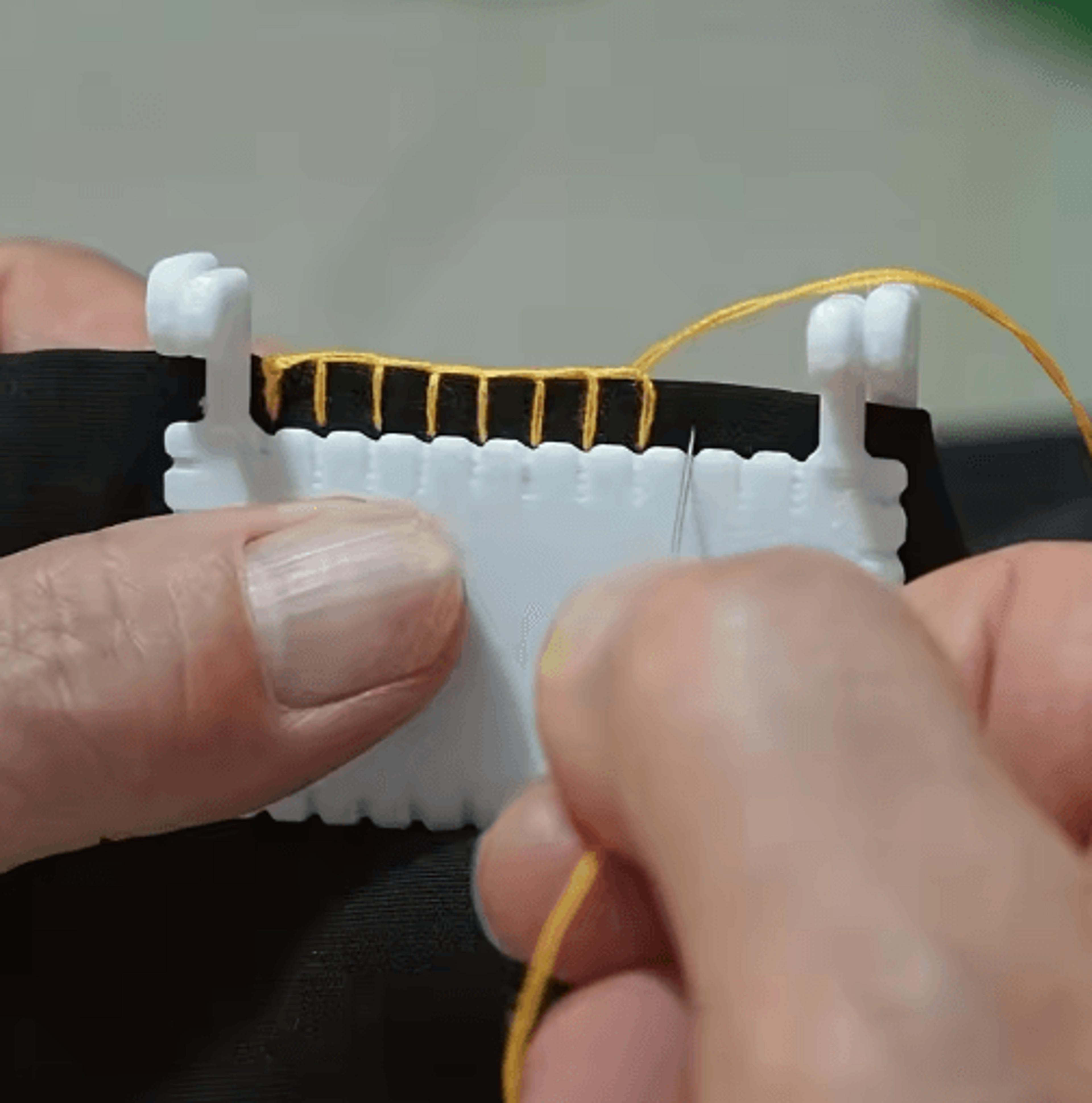 ClipOn Sewing Edge Guide For Hemming  Stitching 9
