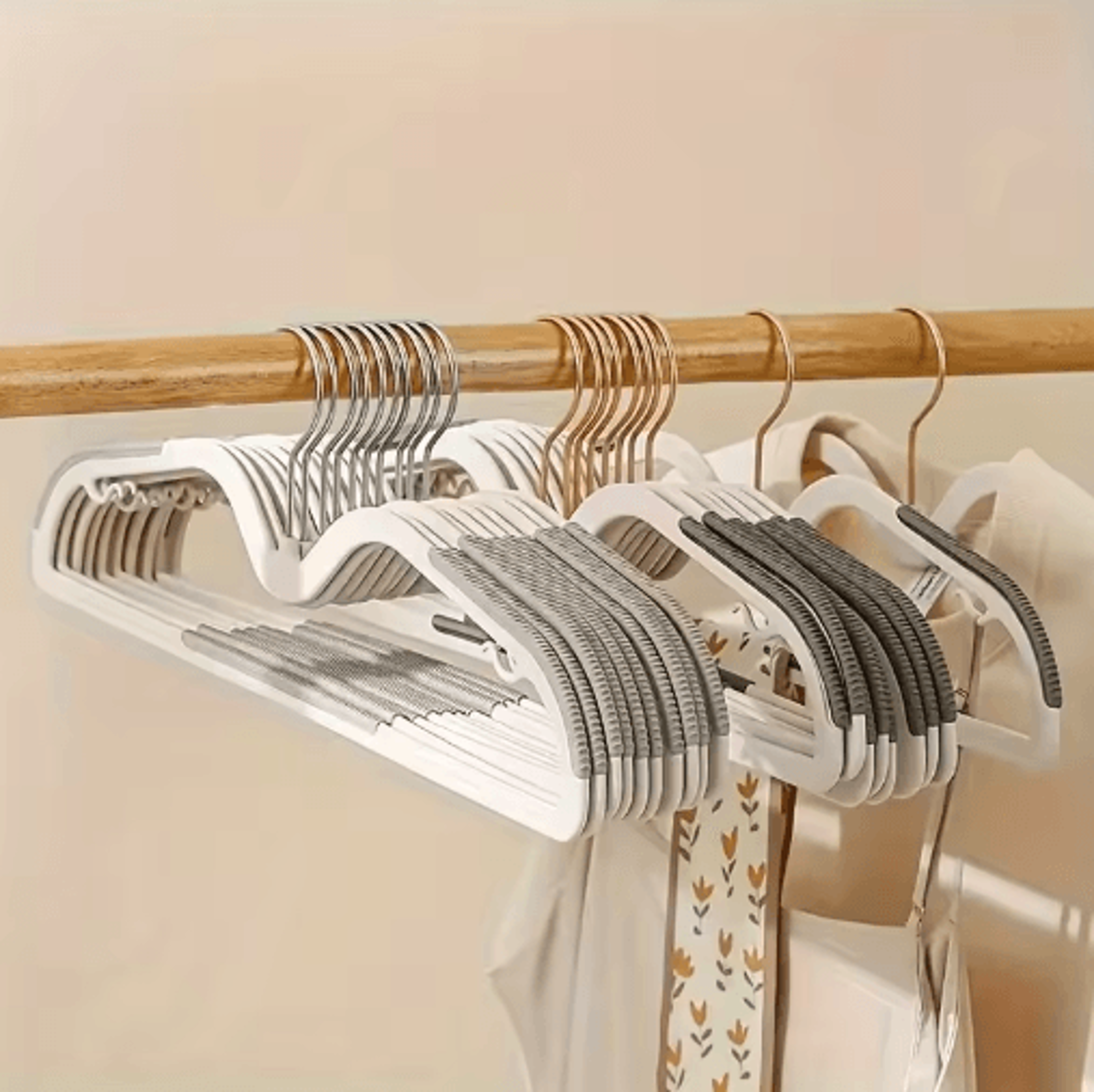 NonSlip Plastic Clothes Hangers  Traceless Multipurpose Closet Hangers 4