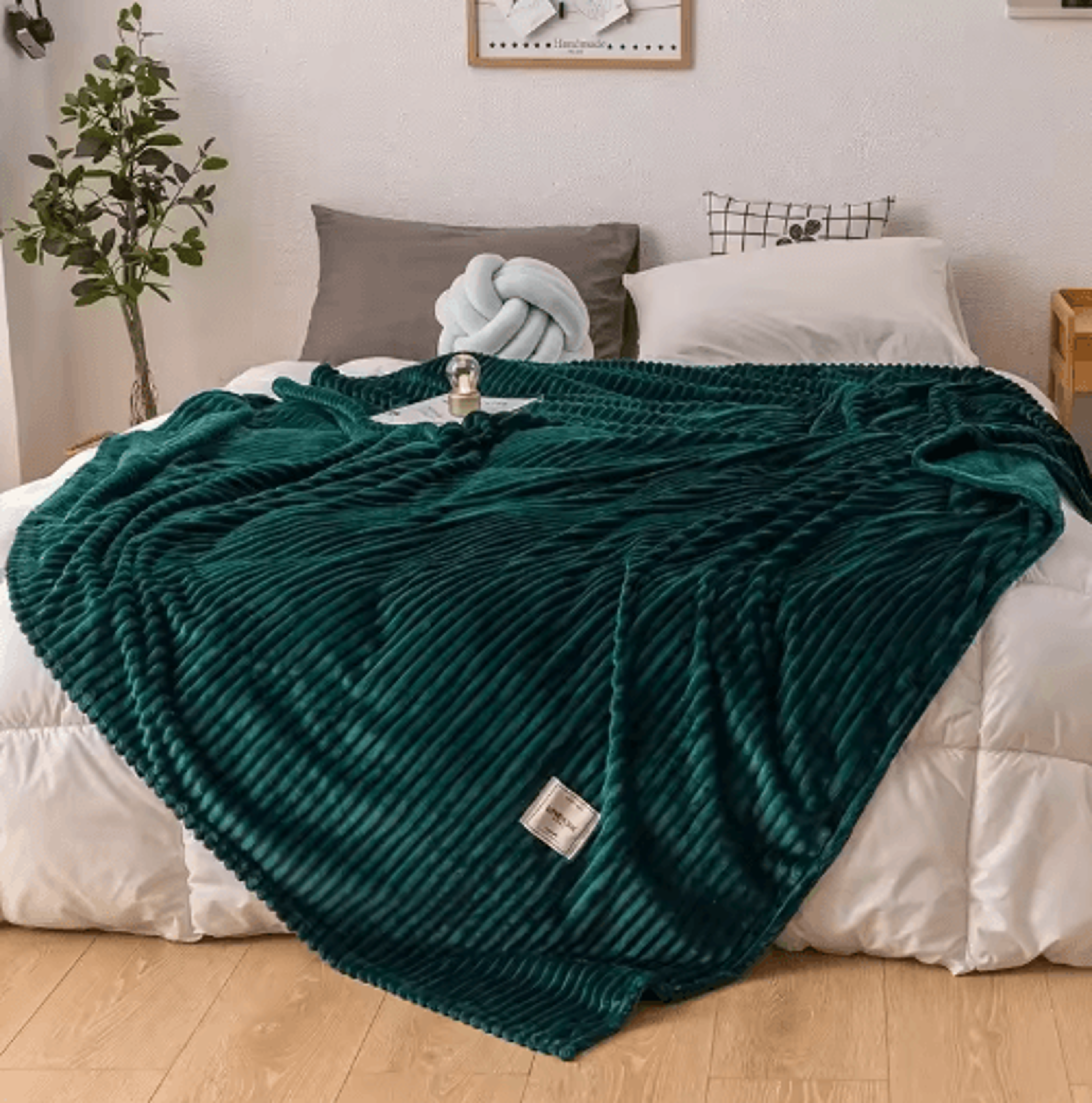 Soft YellowGreen Flannel Bed Blanket  Thick Cozy Solid Color Throw 5
