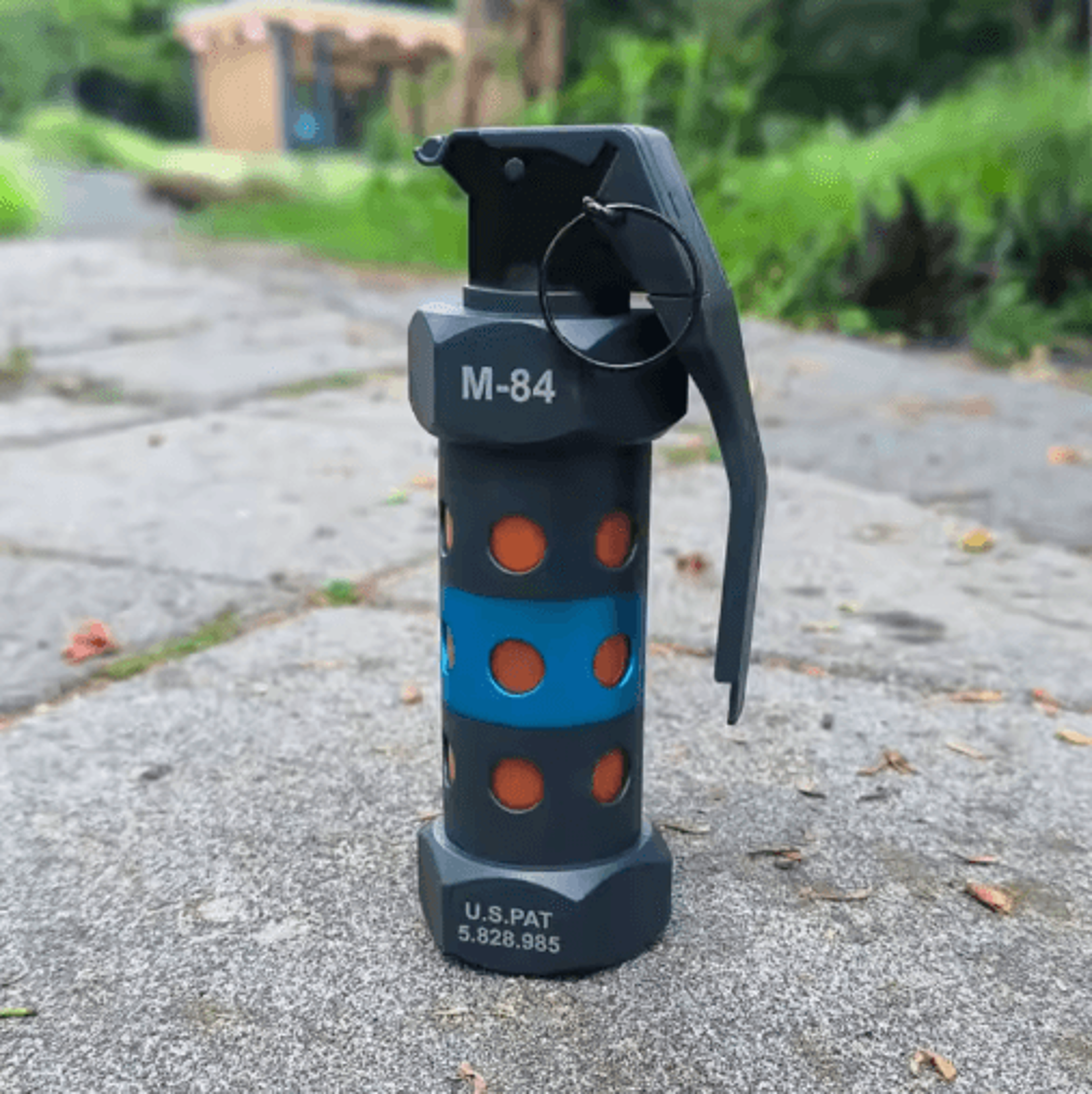 M84Style Dummy LED Light  Camping Strobe  Cosplay Prop 2
