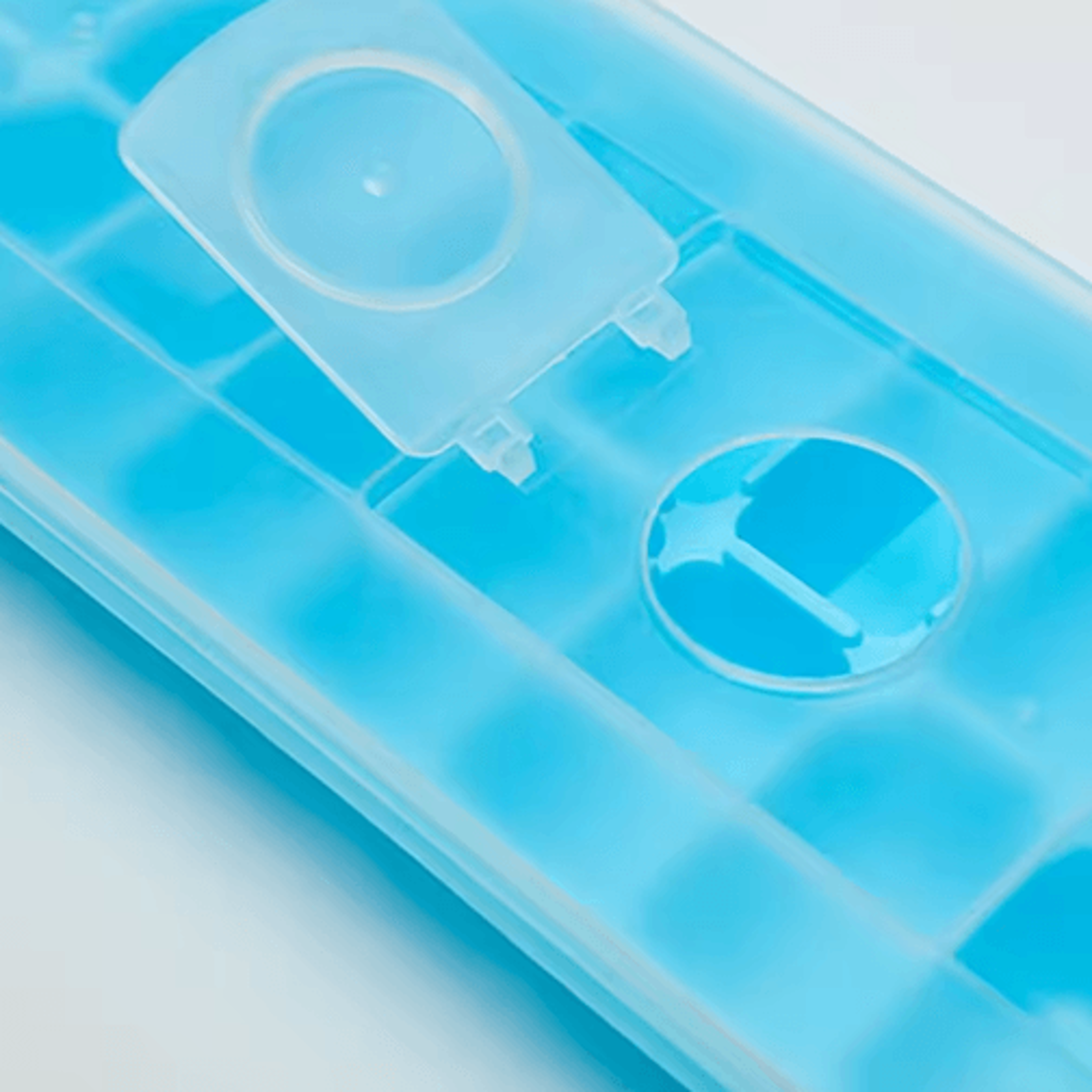 16Cube Ice Tray With Lid  Reusable Stackable Ice Mold 6