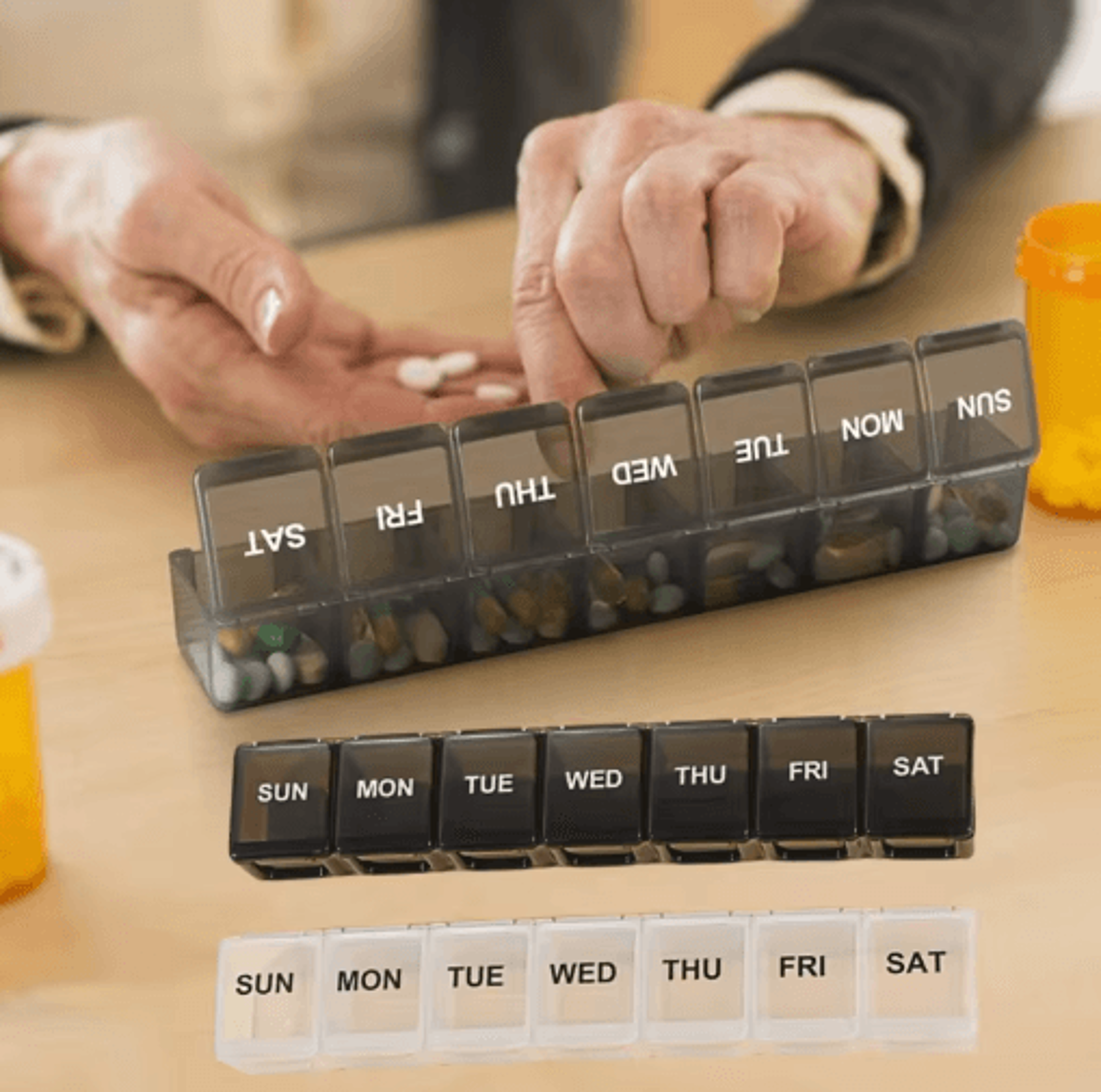 7-day pill organizer – portable weekly vitamin & tablet storage case