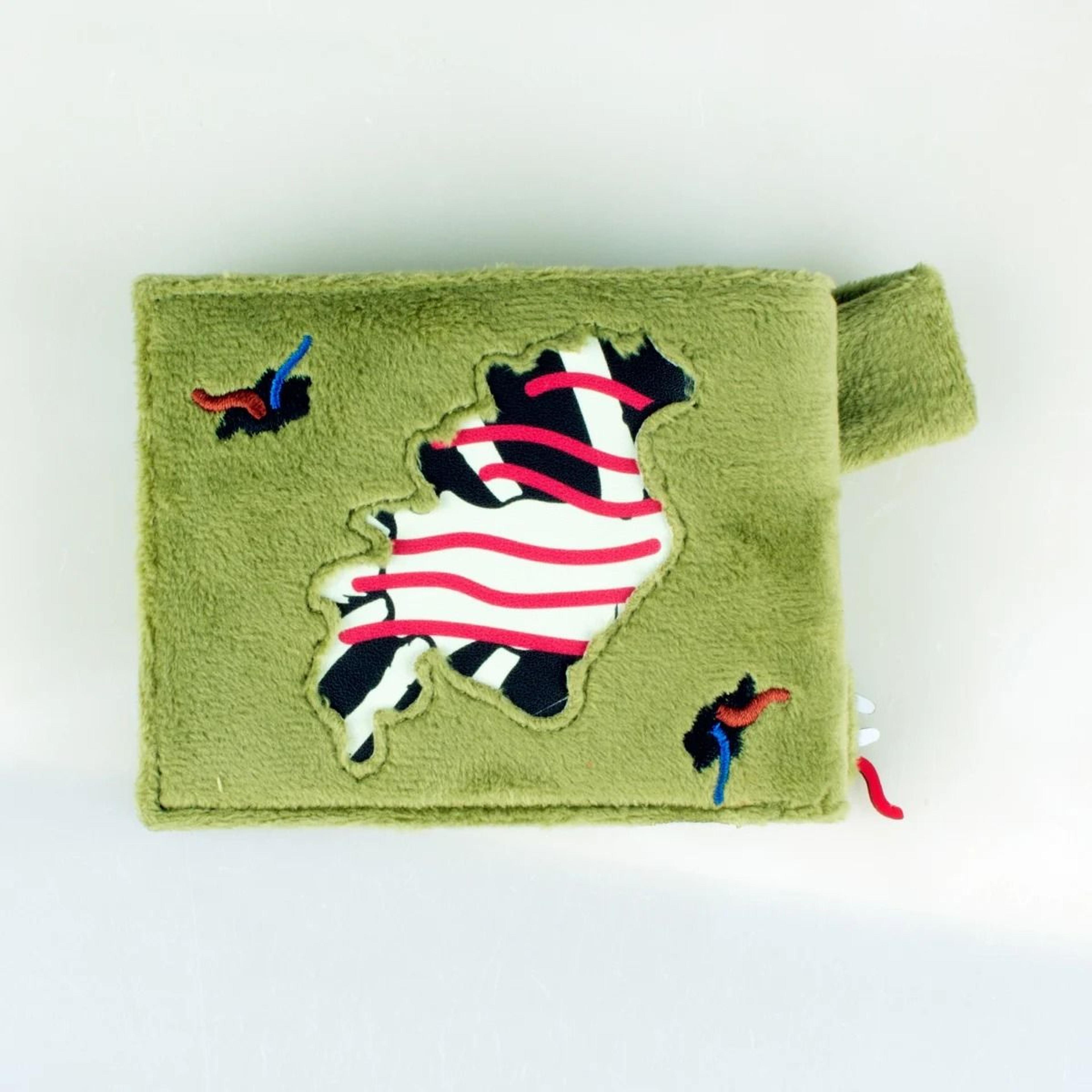 Bi Fold Faux Fur Wallet Personalized Card Holder With ID Slots And 3D Texture 3