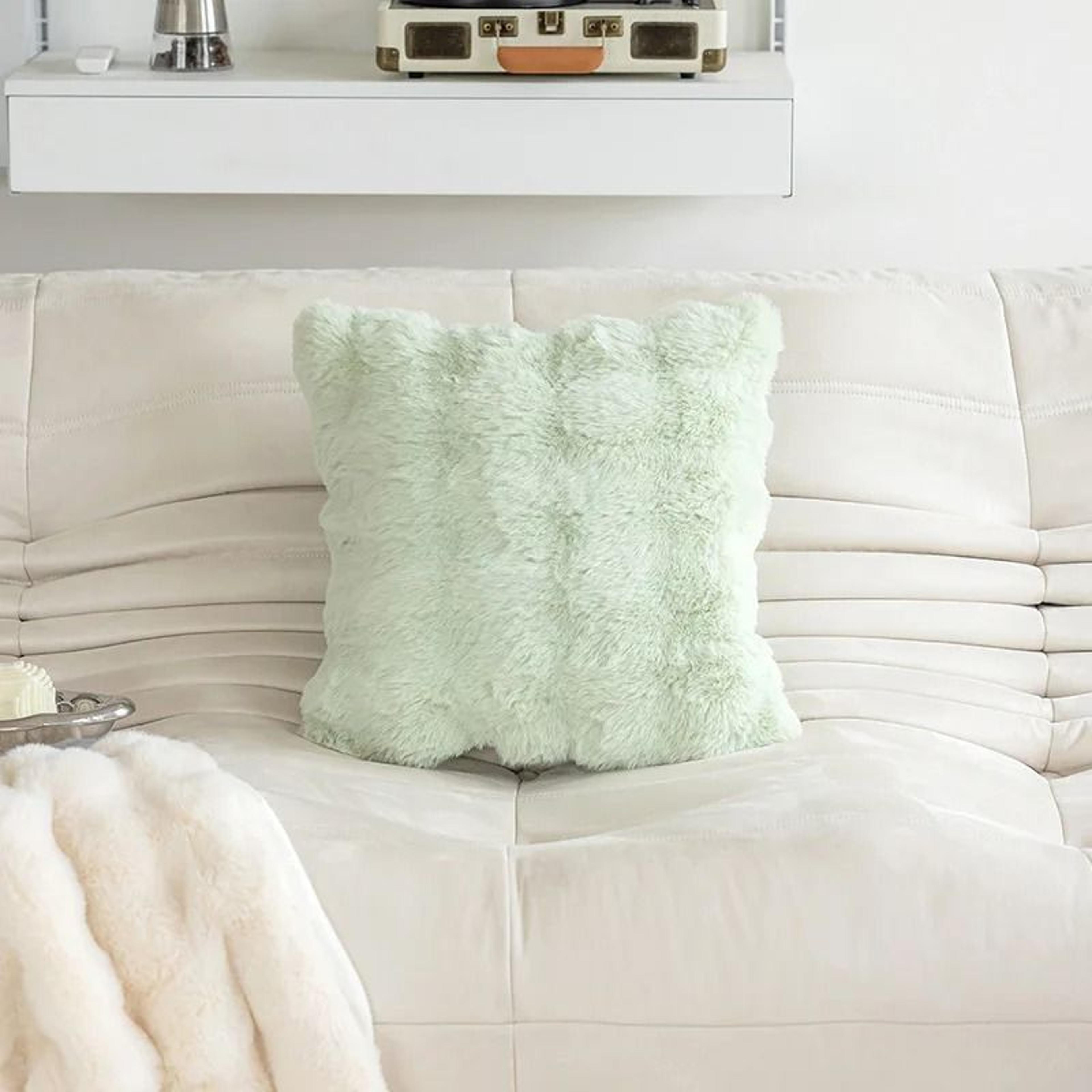 Plush Faux Rabbit Fur Decorative Throw Pillow For Sofa And Bed 4