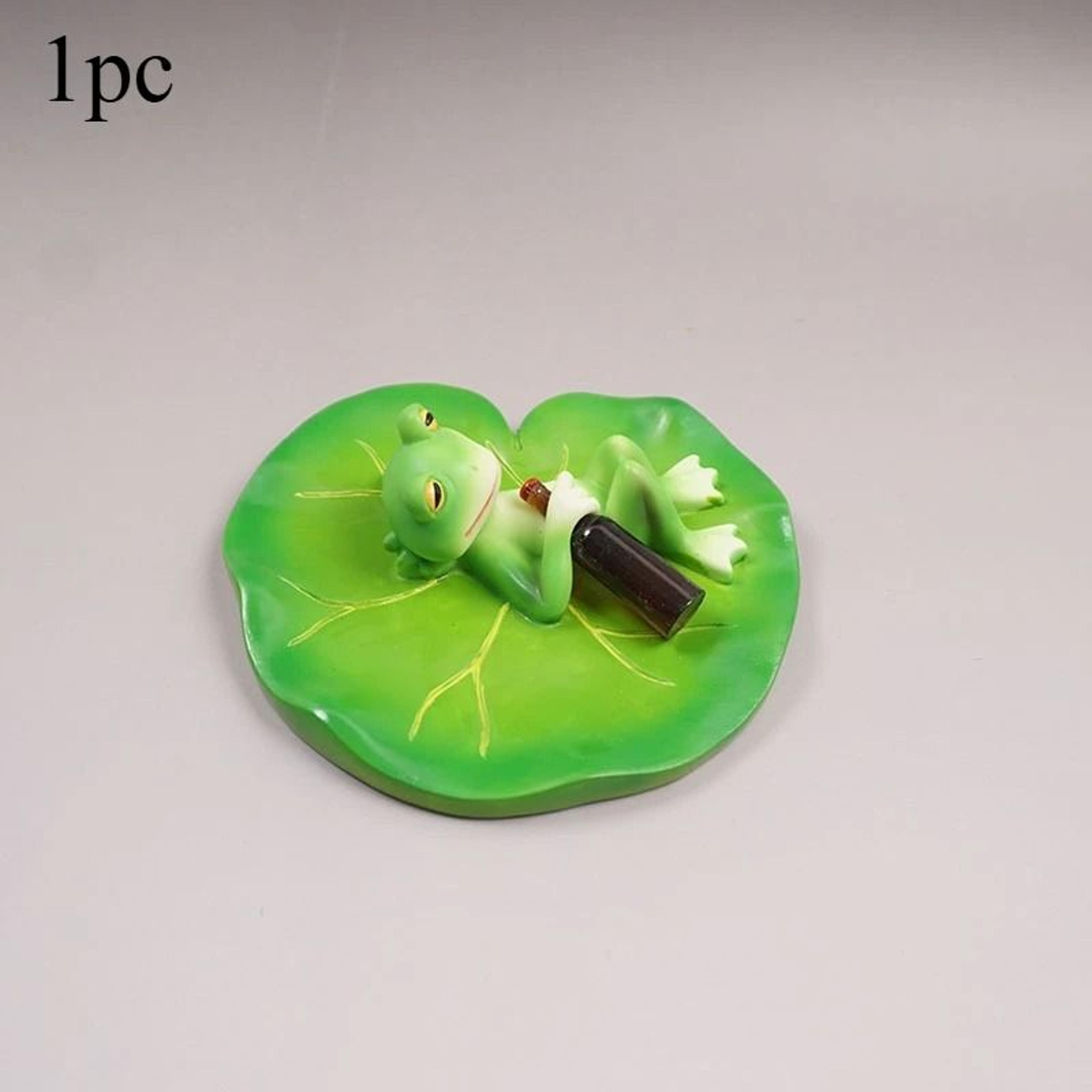 Funny Frog Garden Statue Resin Outdoor Decor With Lotus Leaf And Beer Bottle 0