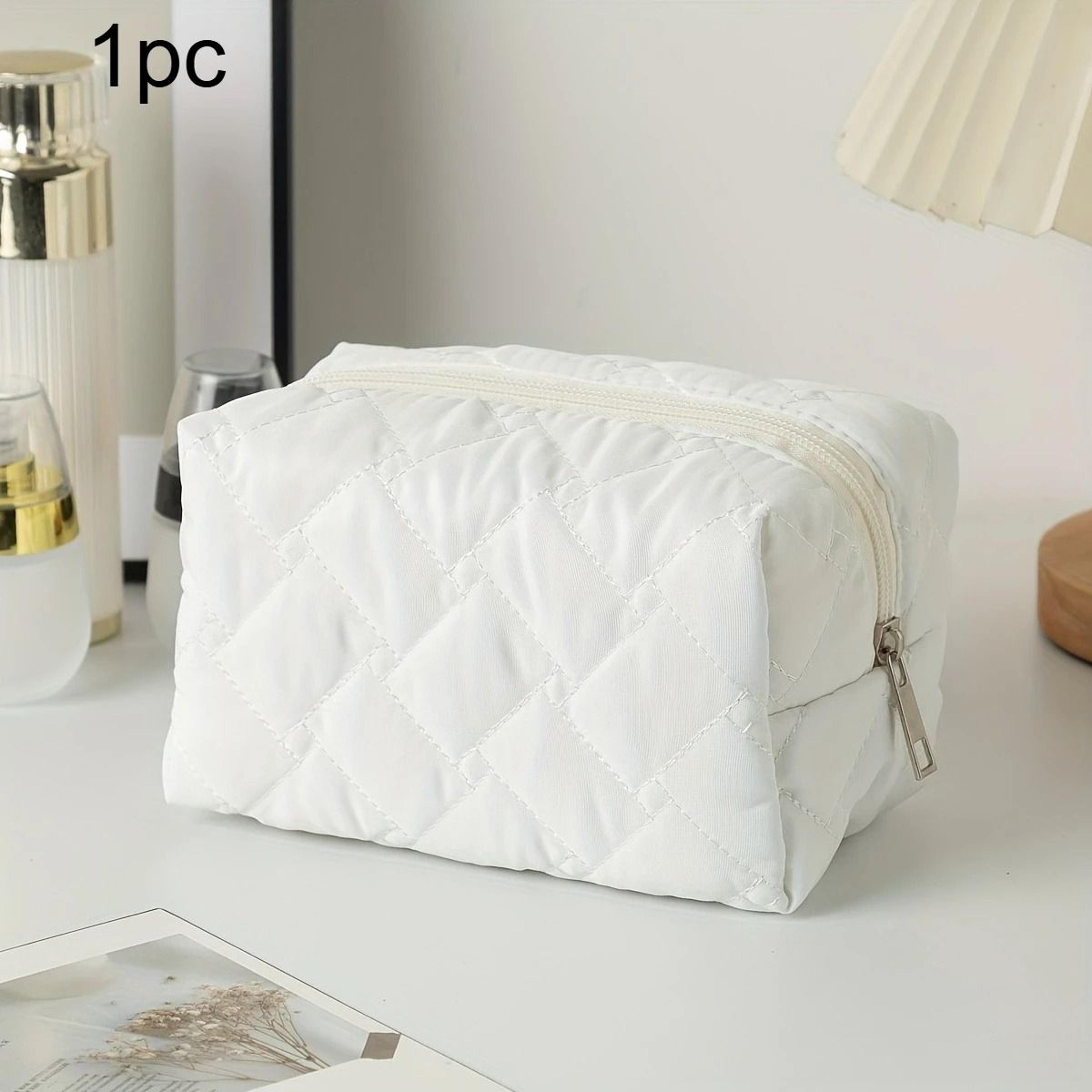 Large Capacity Makeup Organizer Bag Travel Cosmetic Storage With Multiple Compartments 0