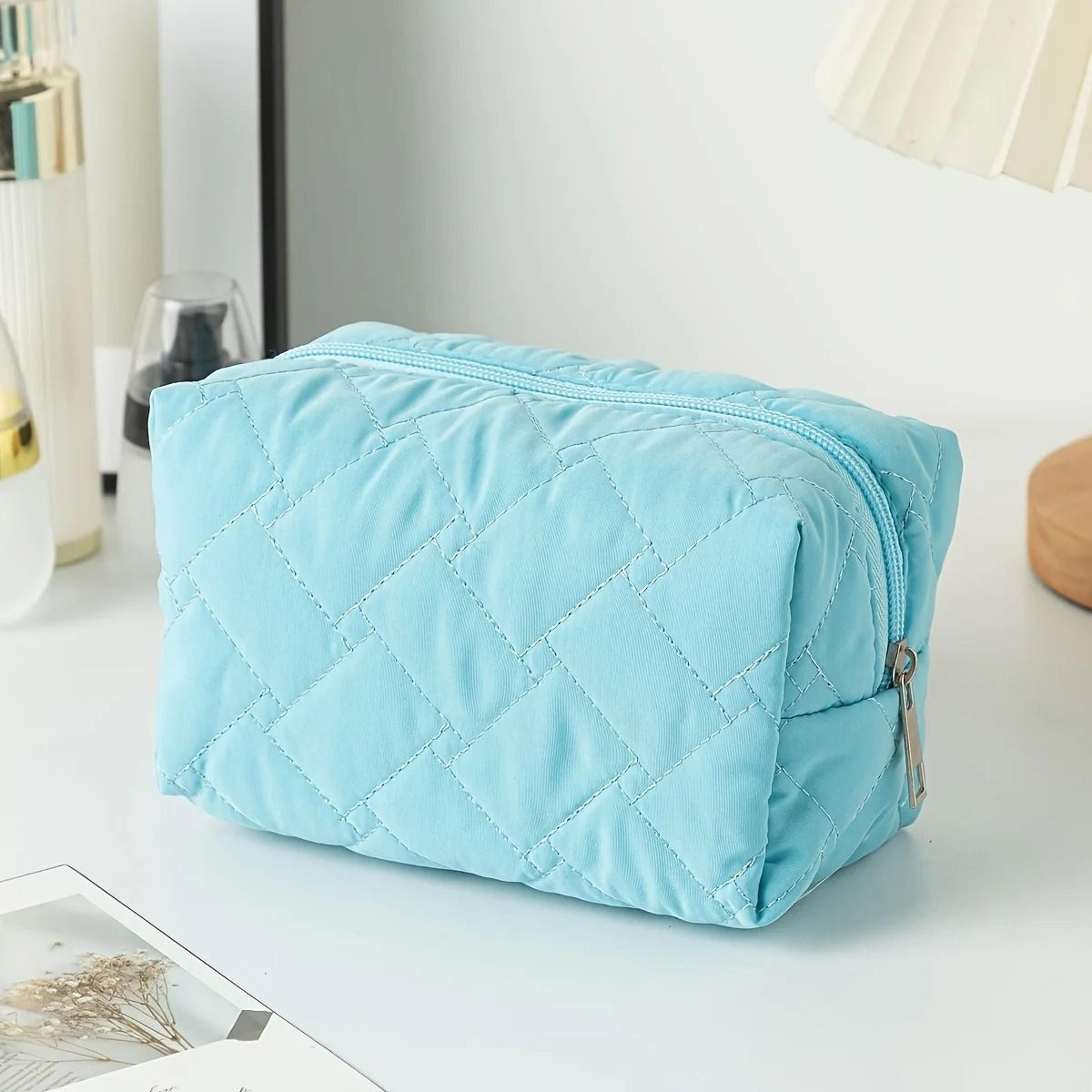 Large Capacity Makeup Organizer Bag Travel Cosmetic Storage With Multiple Compartments 5