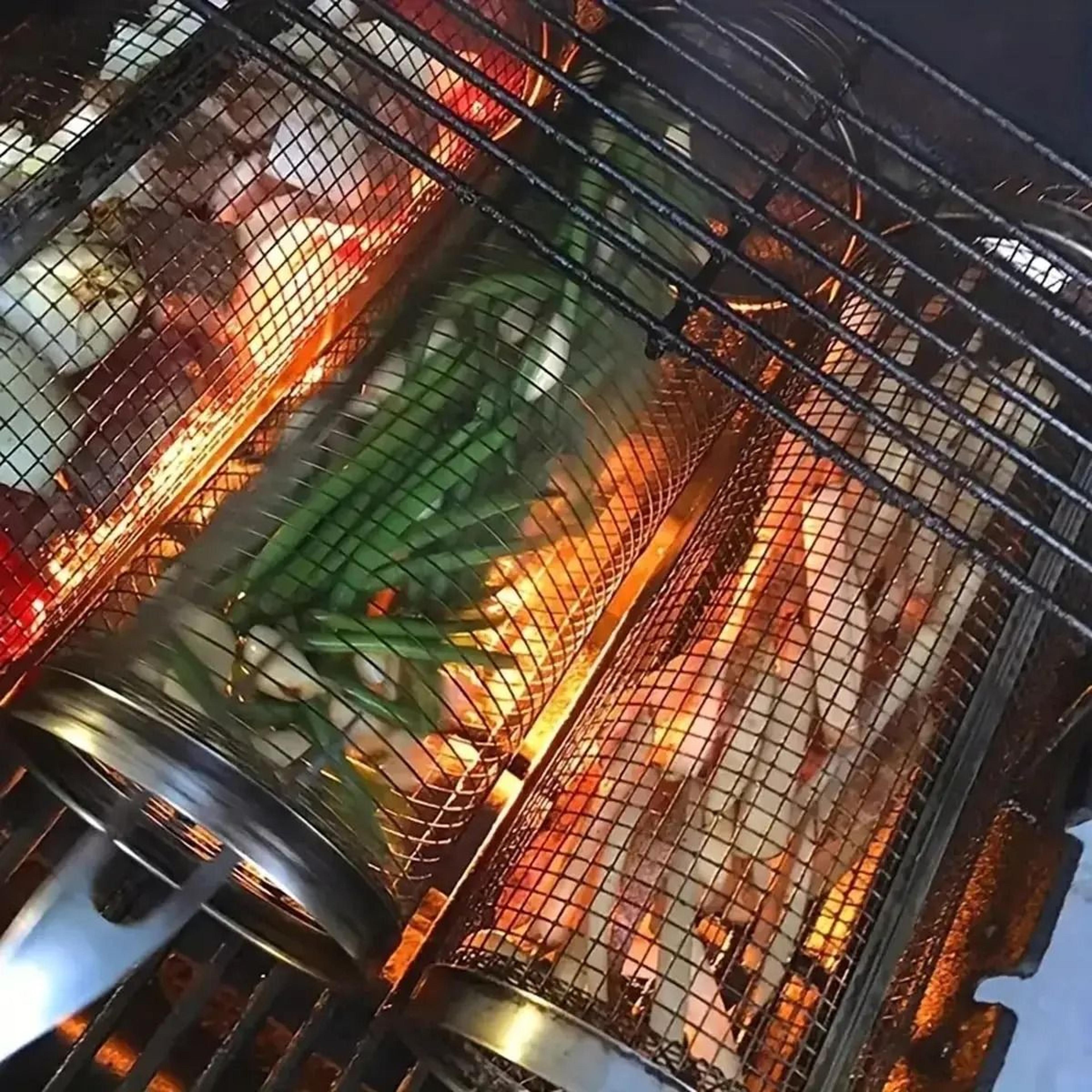 Stainless Steel BBQ Grill Cage Basket For Easy Outdoor Grilling And Camping 6