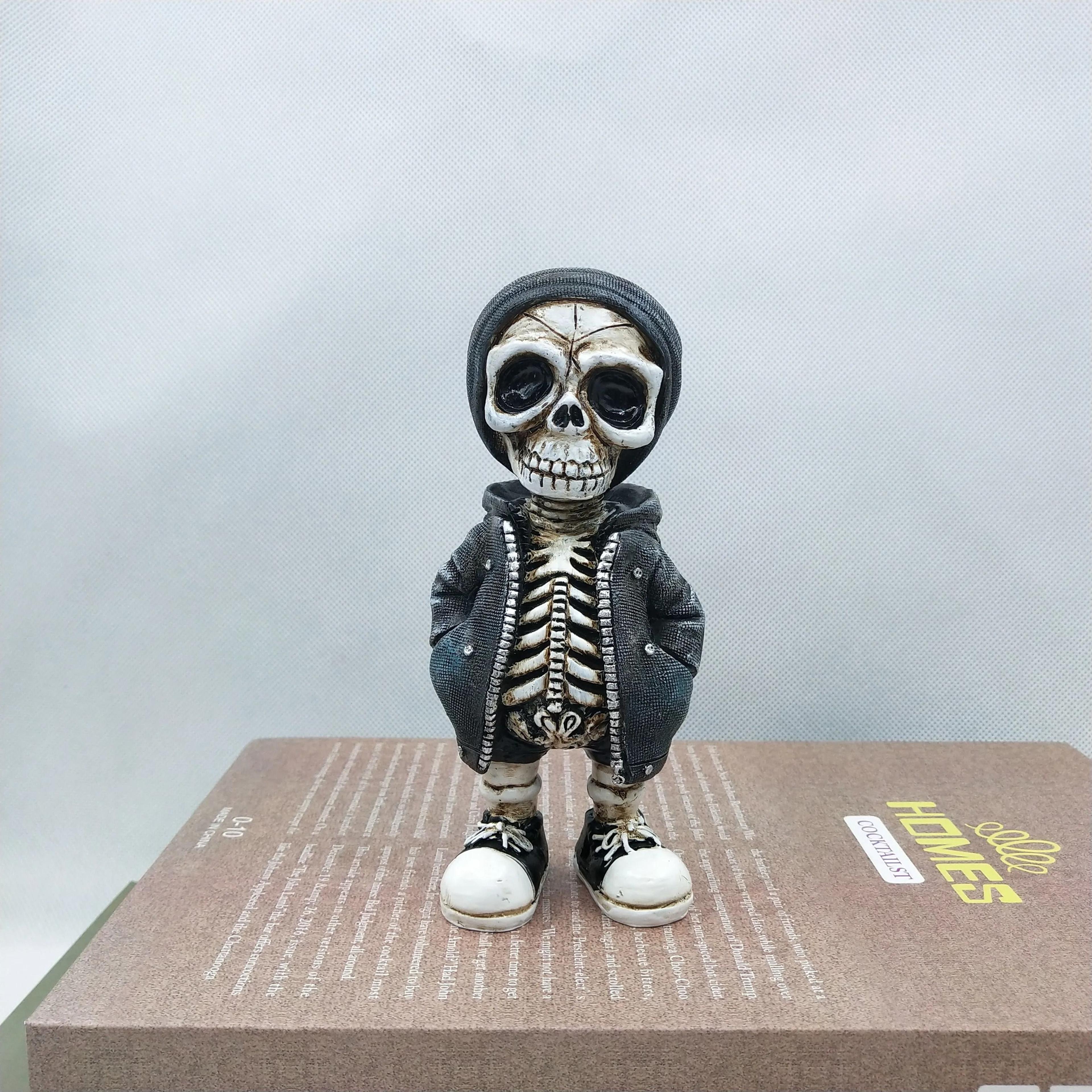 Cool Skeleton Figurine Resin Skull Statue Halloween Desk Decor 3