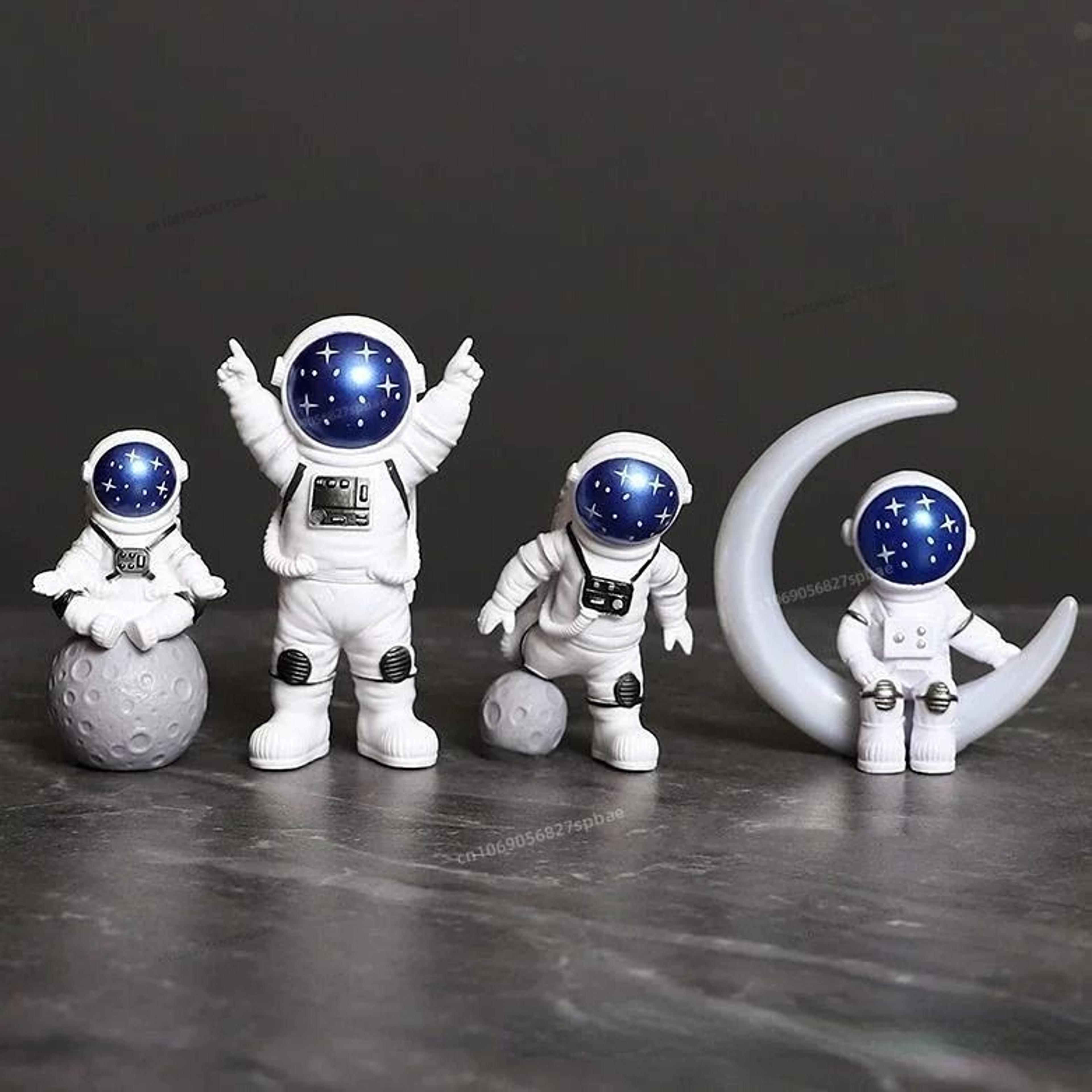 Astronaut Figurine Set Space Desk Decoration Spaceman Statue Decor For Kids And Home 11