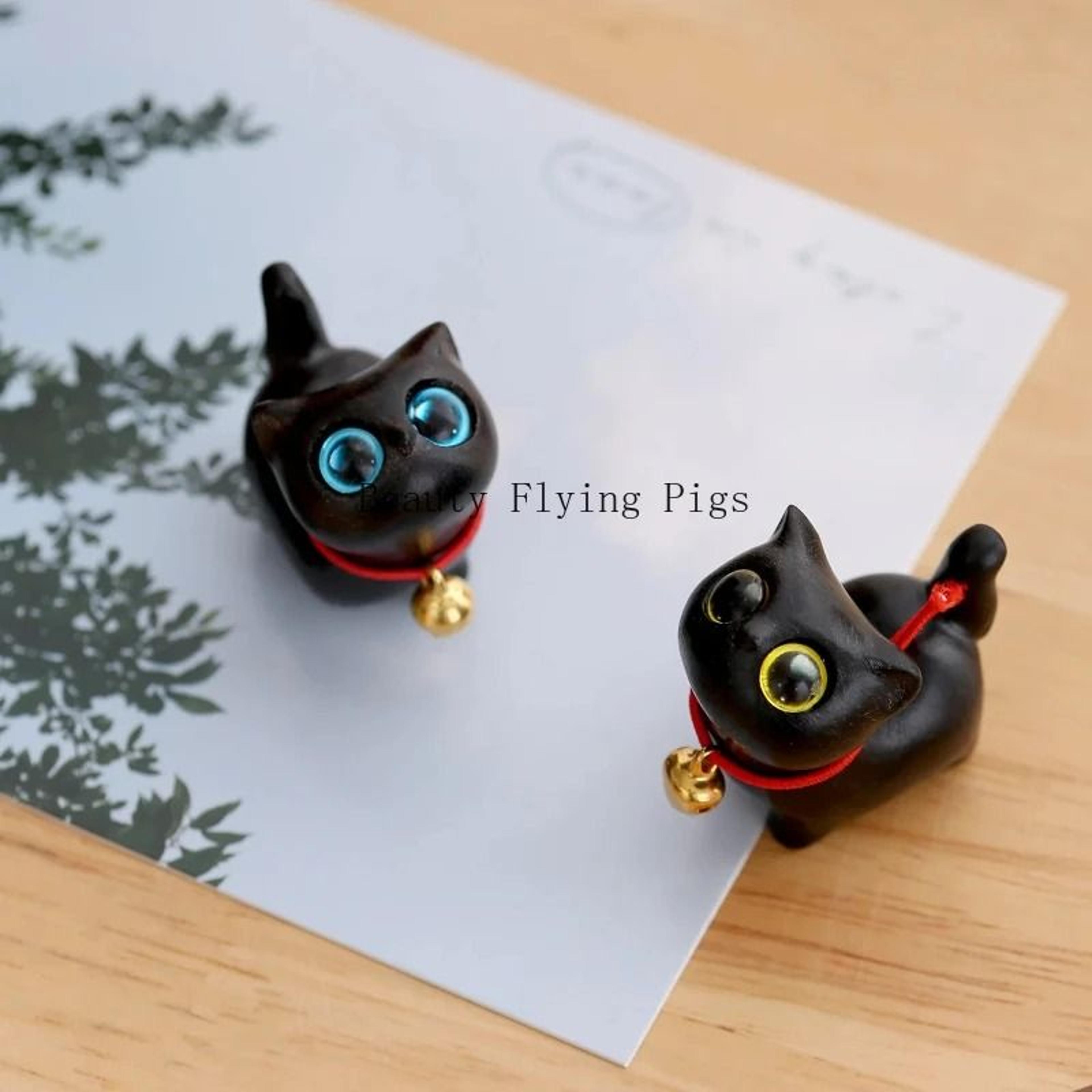 Hand Carved Wooden Cat Figurine Mini Natural Wood Decor 3