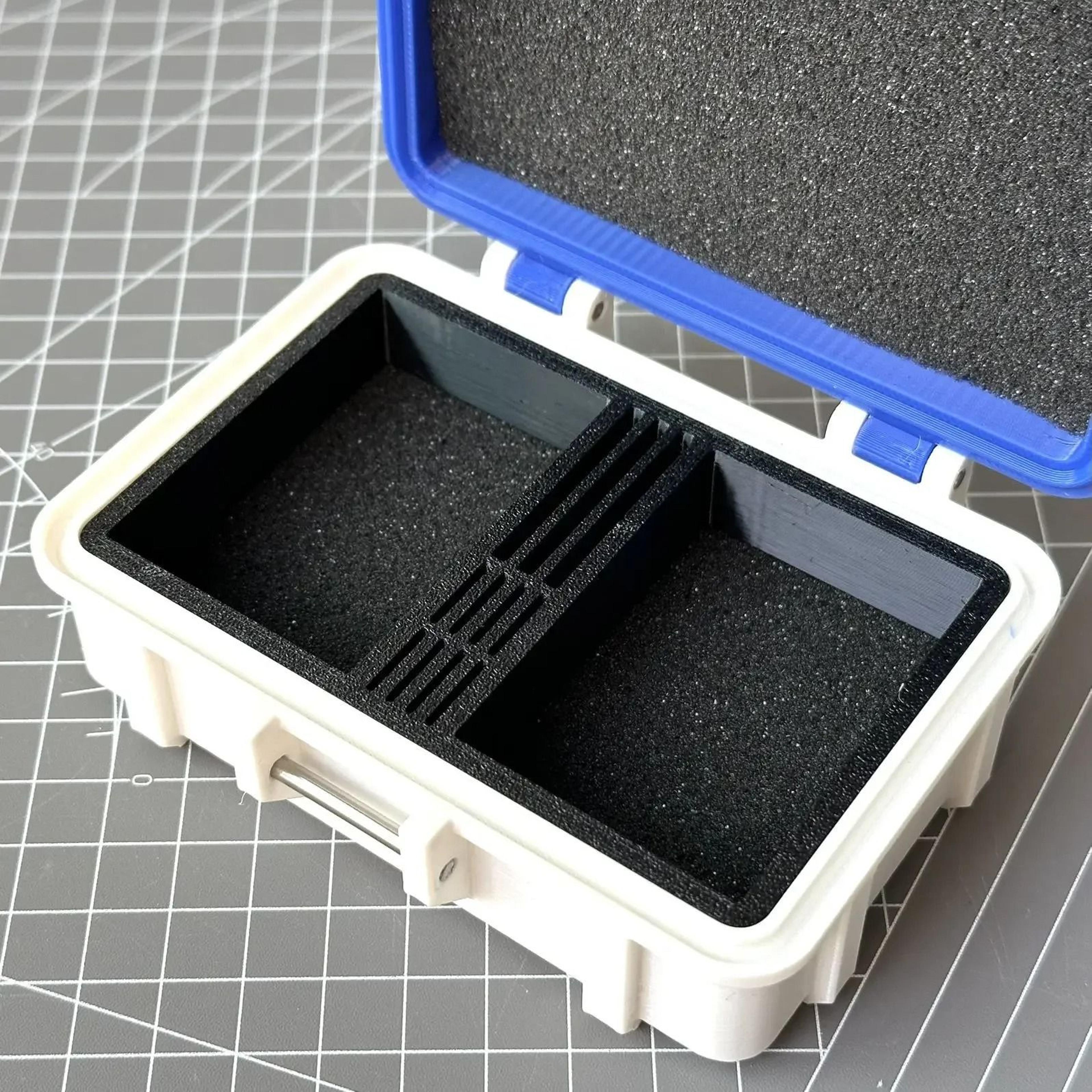 Moisture Proof Camera Battery Storage Box Portable DSLR Battery Case Organizer 7