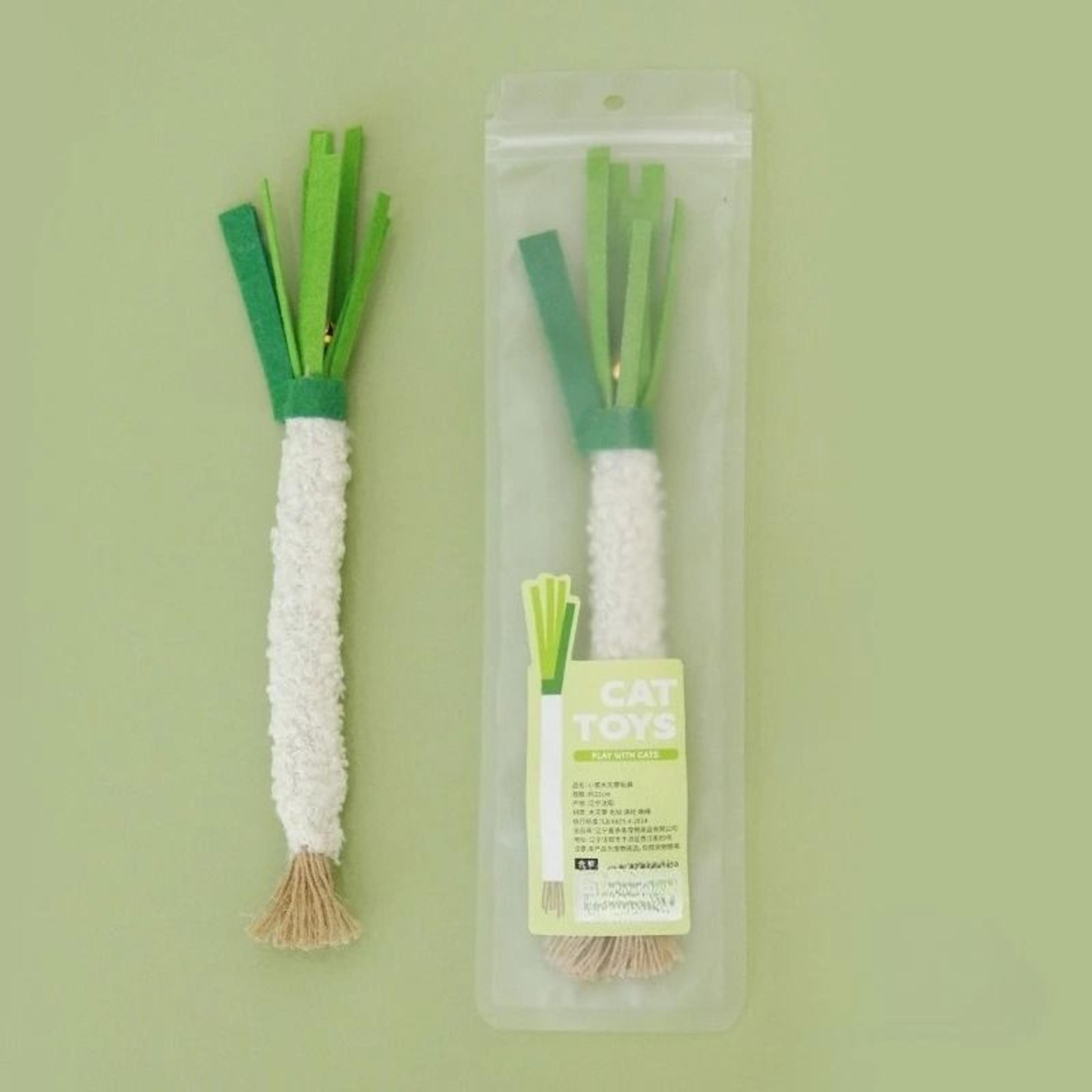 Three Piece Simulated Scallion Cat Chew Toy With Silver Vine Stick For Teething Play Kittens 7