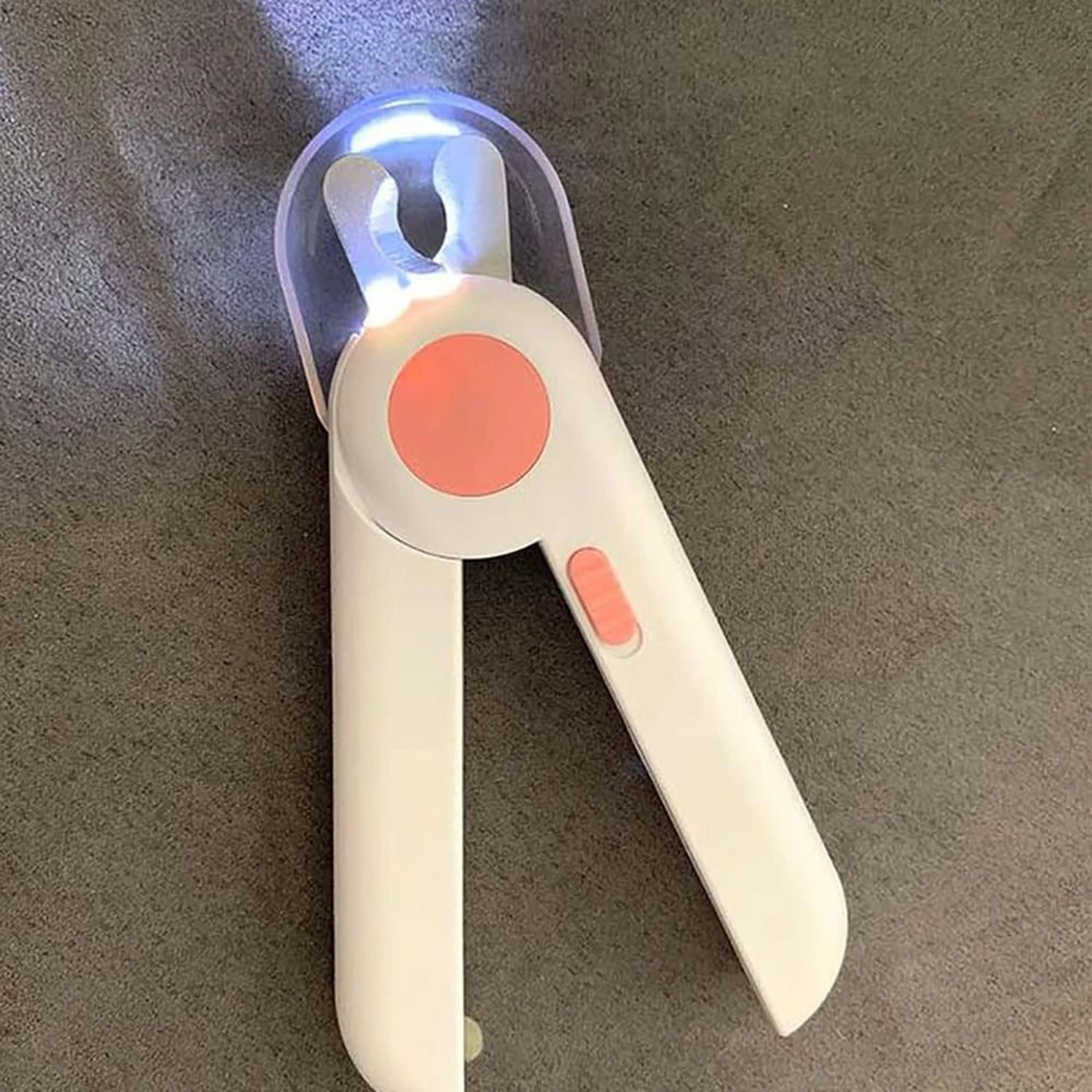 LED Pet Nail Clipper With File For Cats Dogs Puppies And Kittens 3