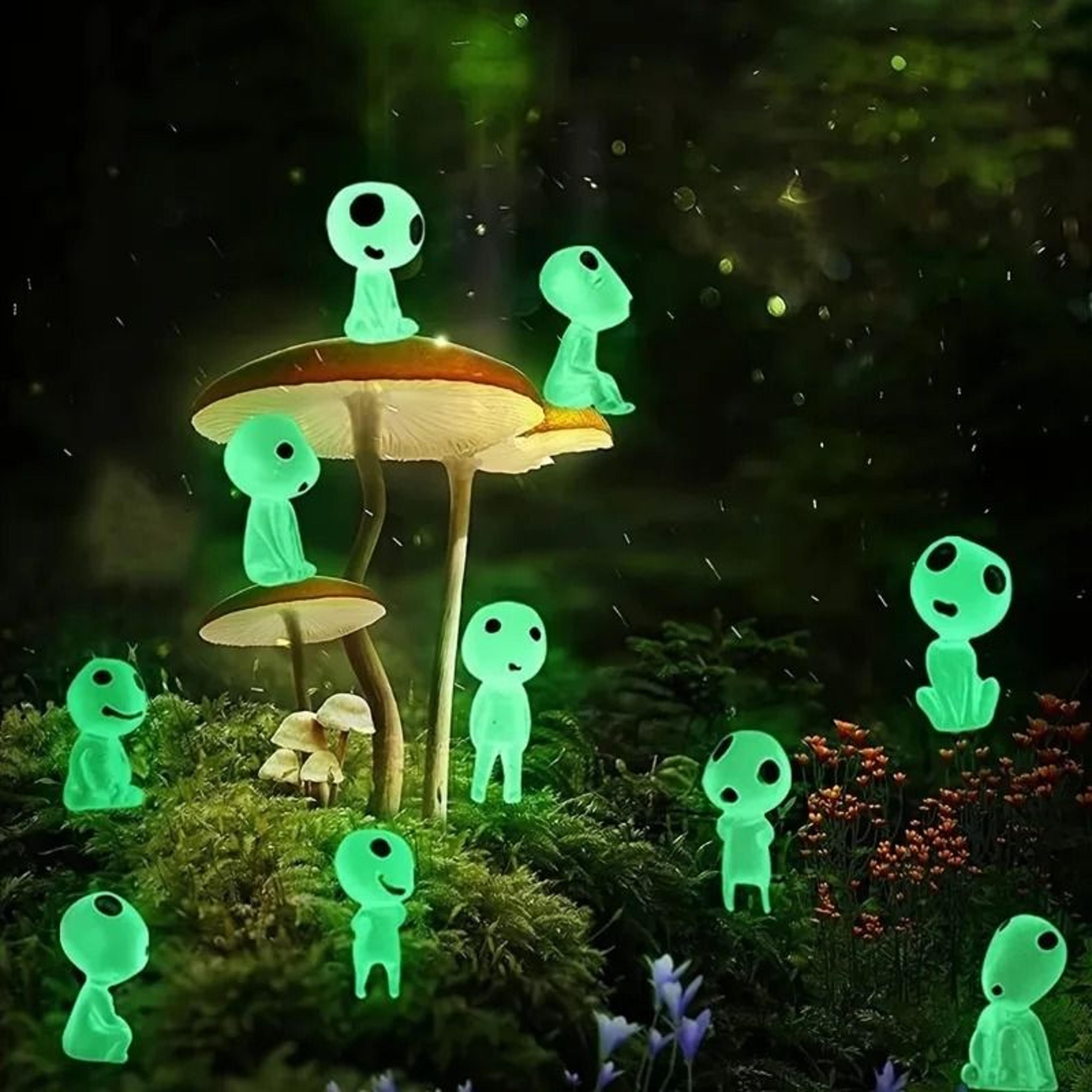Glow In The Dark Mini Ghost Resin Figures Set 4