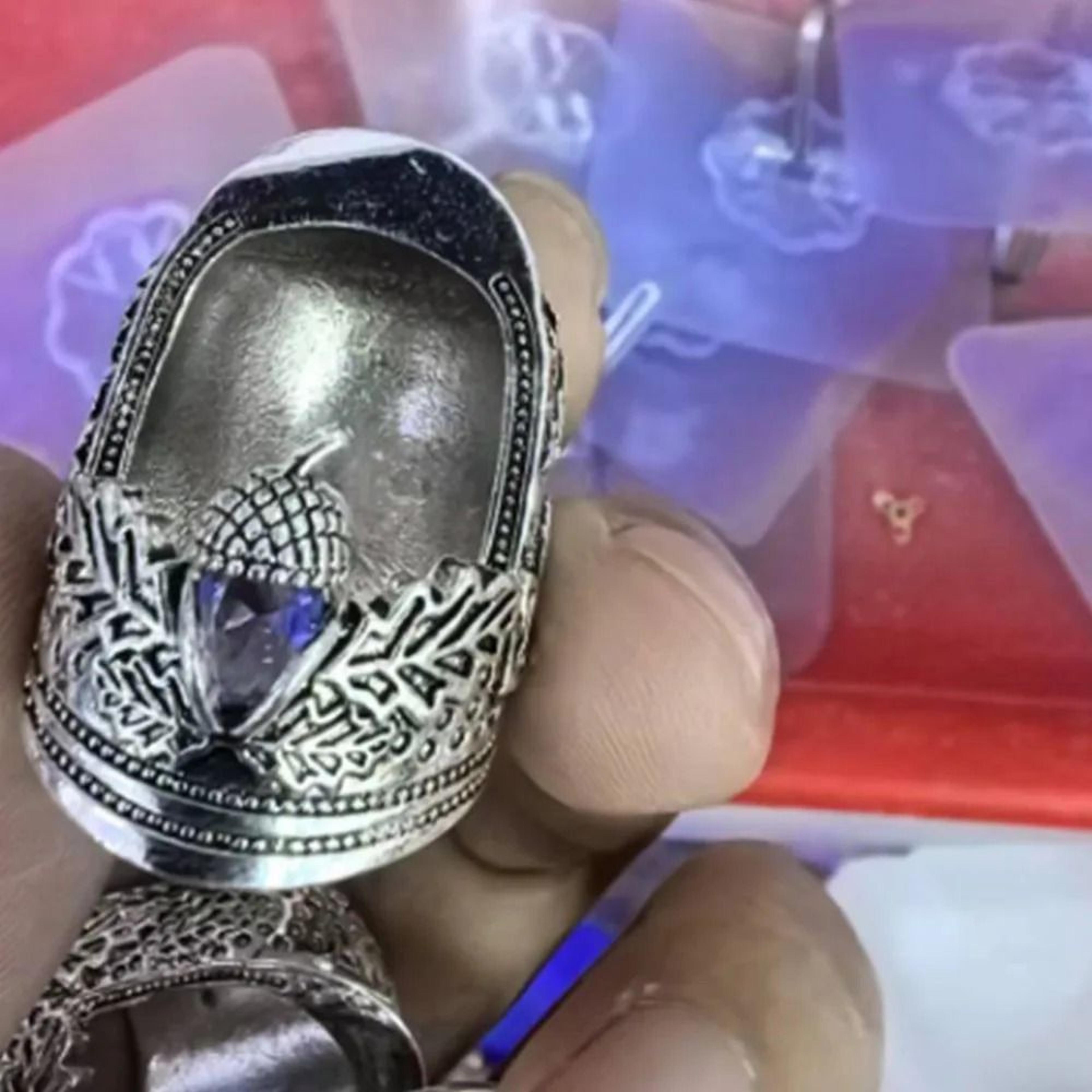Adjustable Metal Open Nail Acorn Thimble For Comfortable Hand Sewing Protection 2