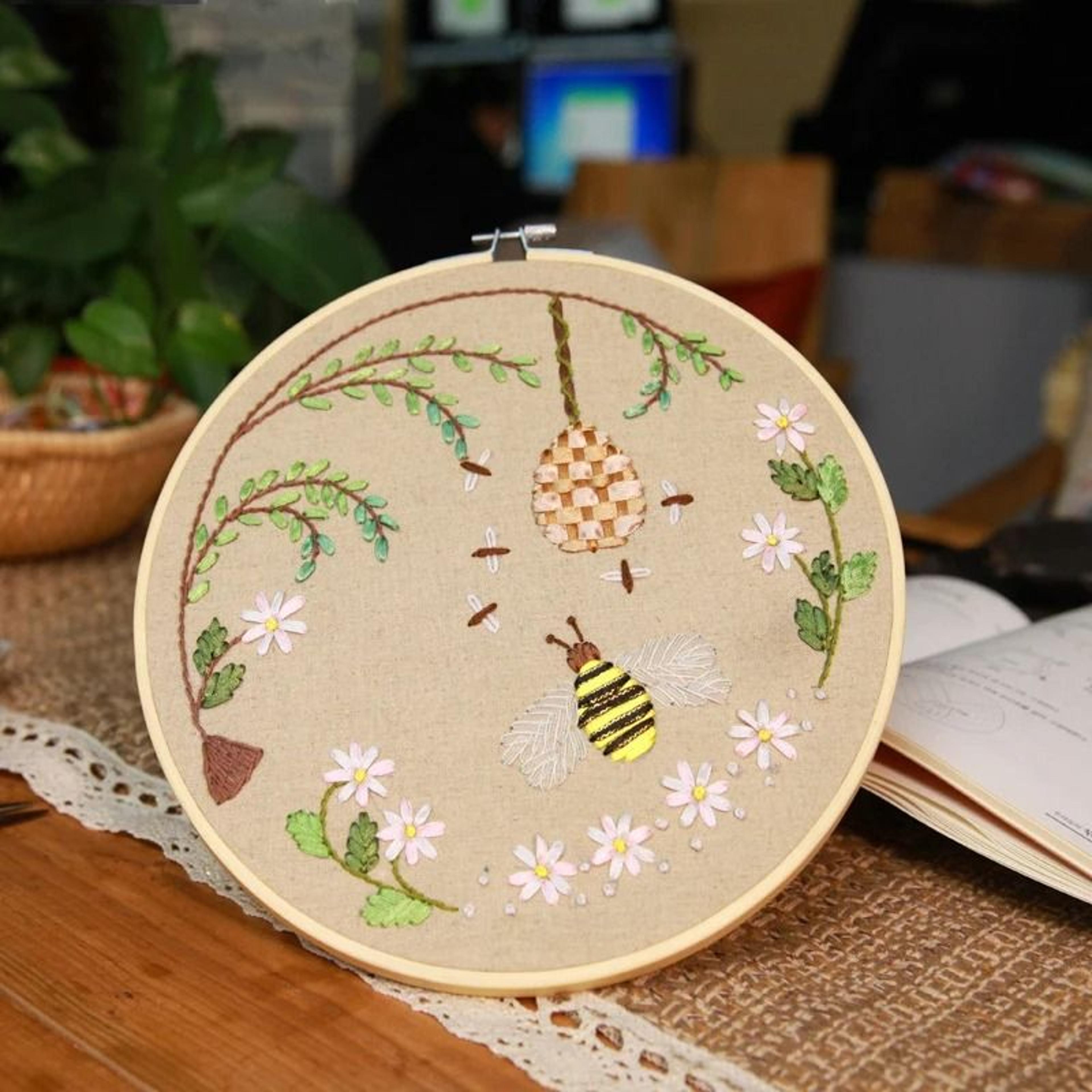 Large Adjustable Bamboo Embroidery Hoop For Cross Stitch And Needlecraft Projects 16