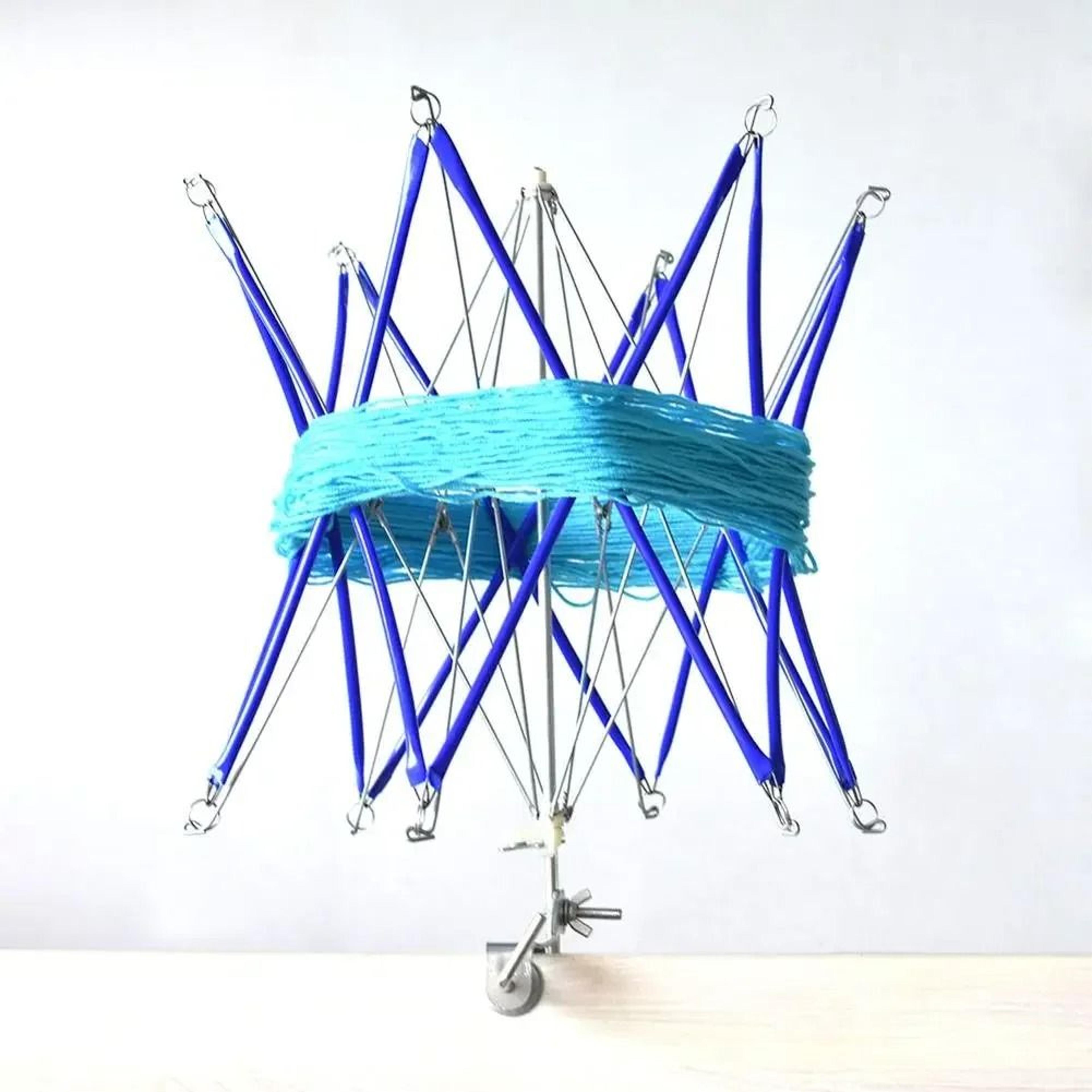 Adjustable Wooden Umbrella Yarn Swift For Smooth Skein Winding And Organization 3