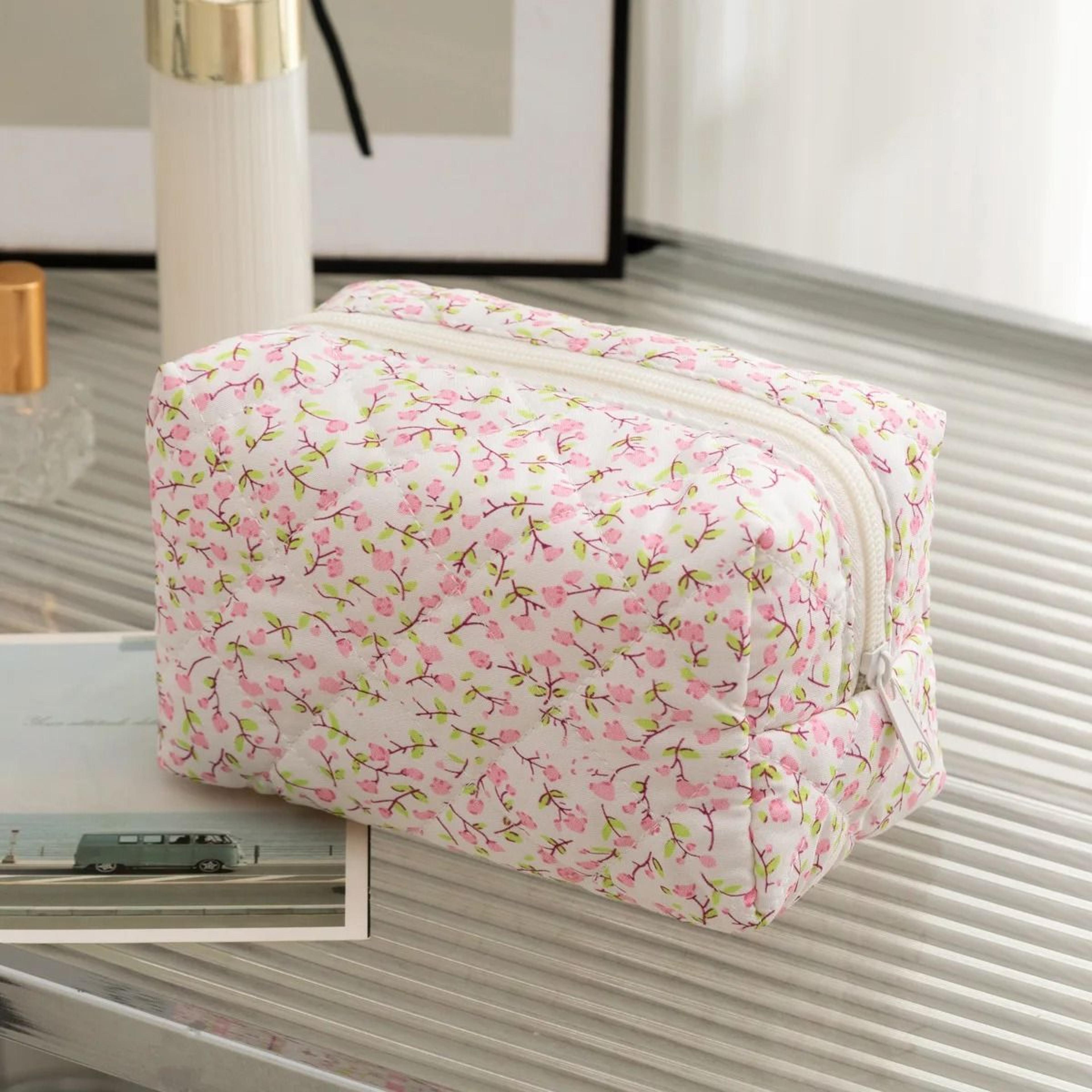 Large Capacity Cotton Floral Quilted Makeup Bag 2