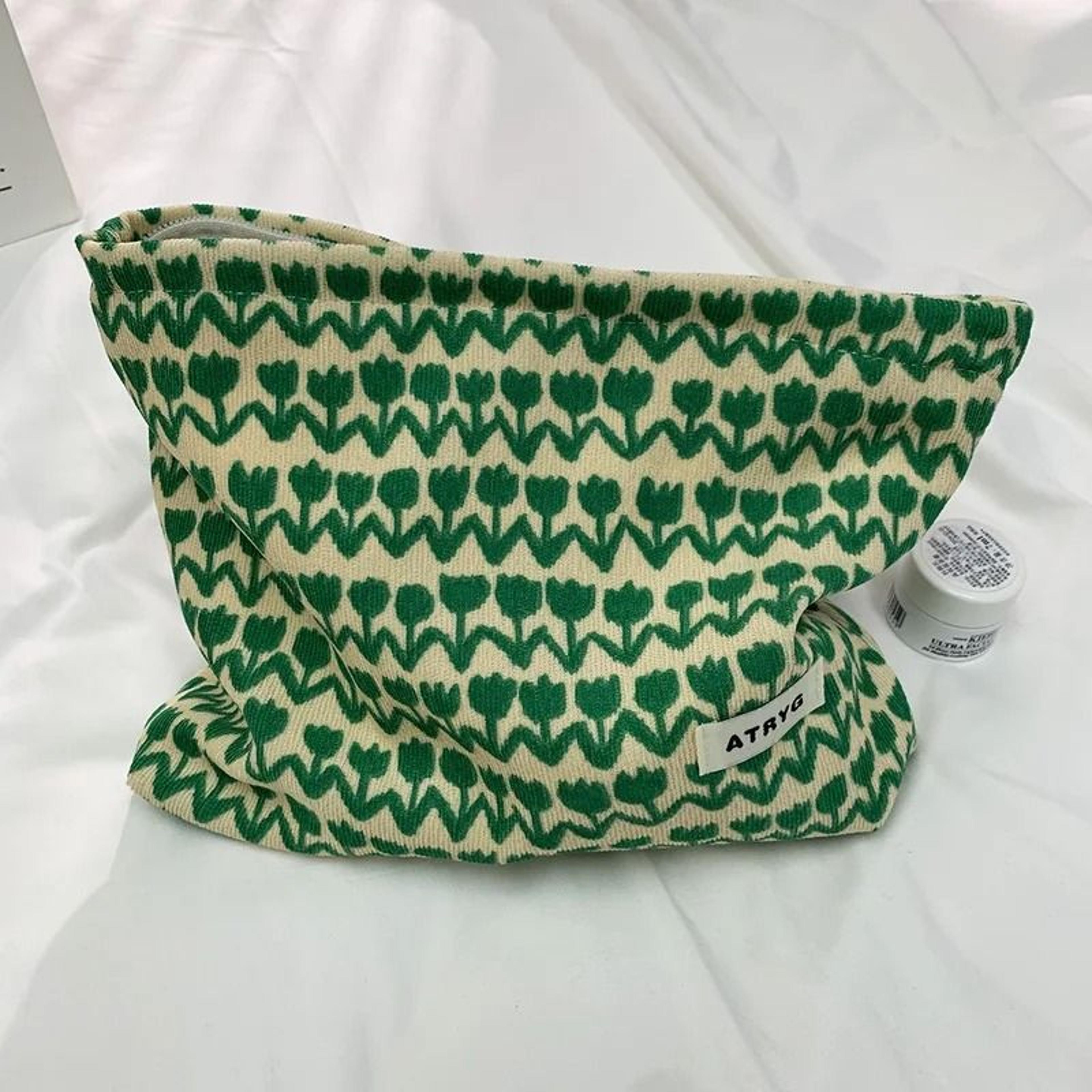 Large Capacity Floral Leaf Travel Makeup Organizer Bag 4