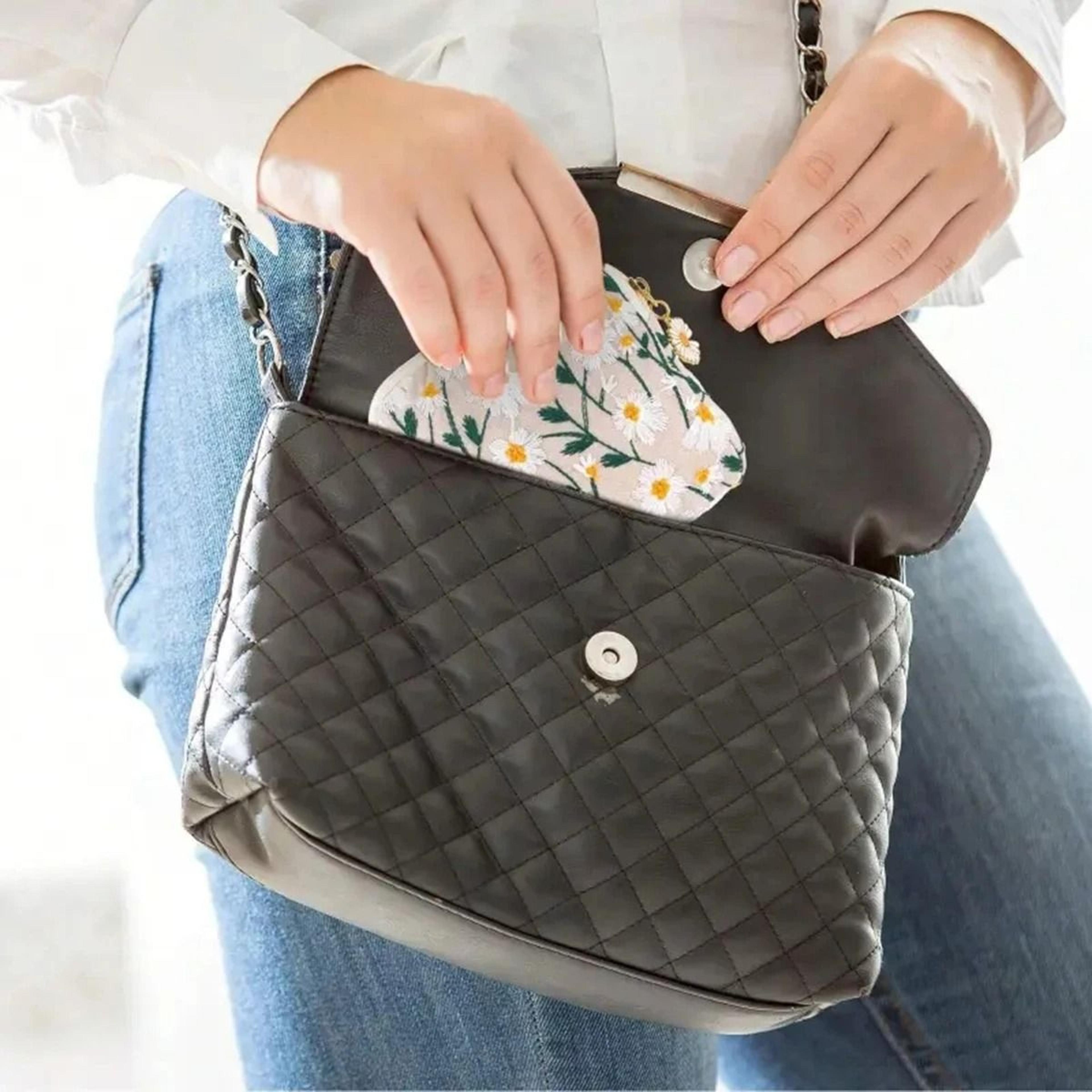 Portable Large Capacity Sanitary Pad Storage Pouch Set 7