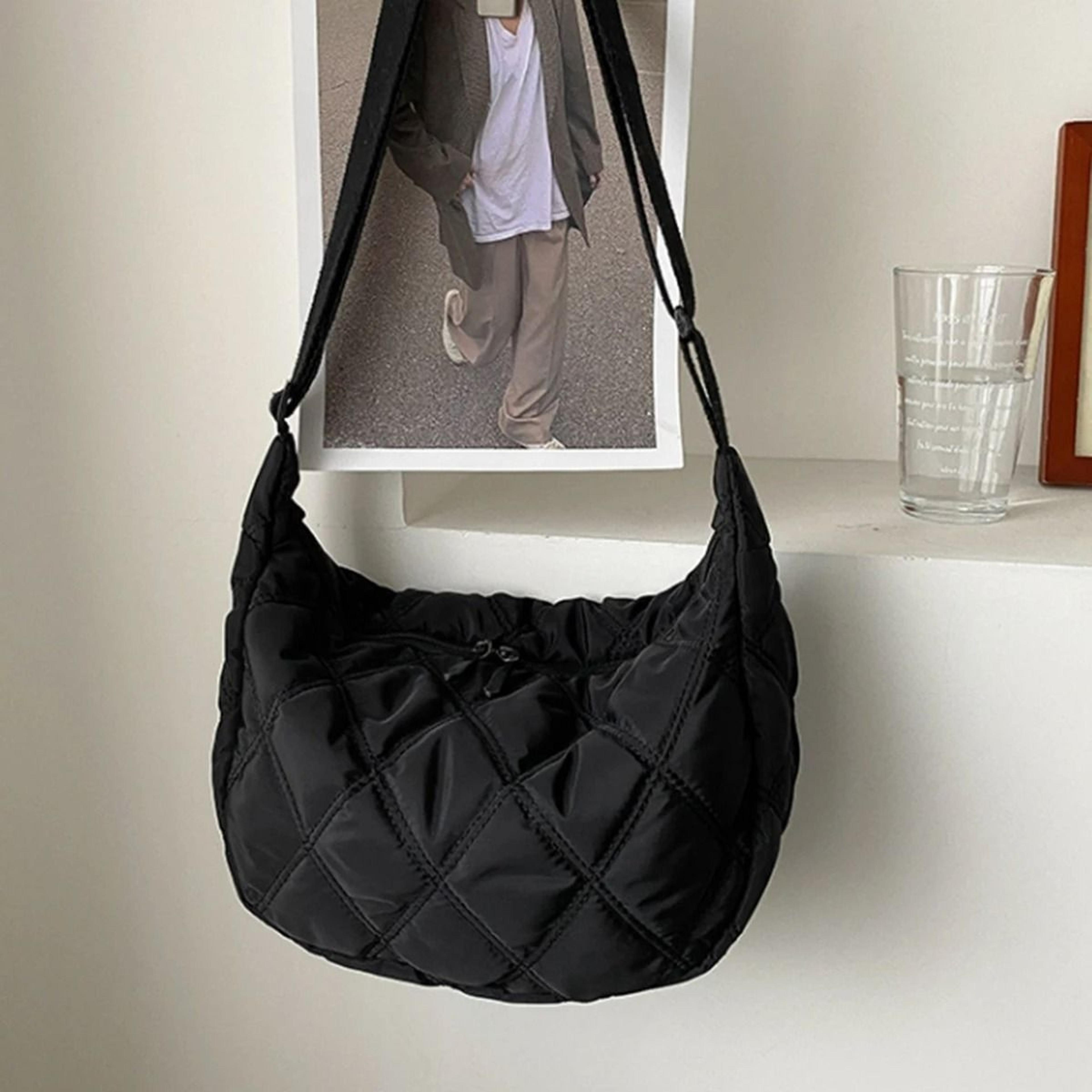 Black Quilted Dumpling Bag With Large Capacity Crossbody Shoulder Design For Women 1