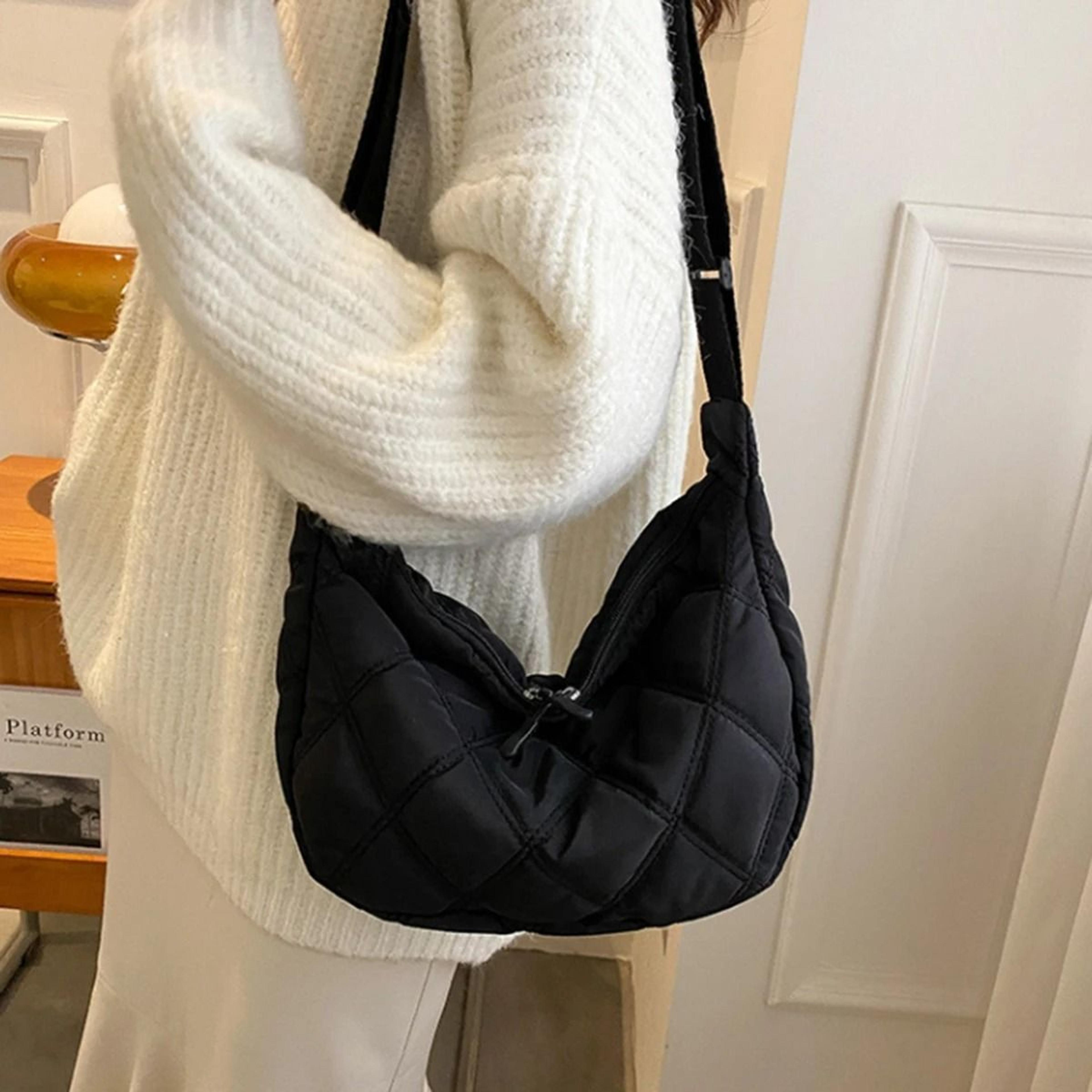 Black Quilted Dumpling Bag With Large Capacity Crossbody Shoulder Design For Women 0