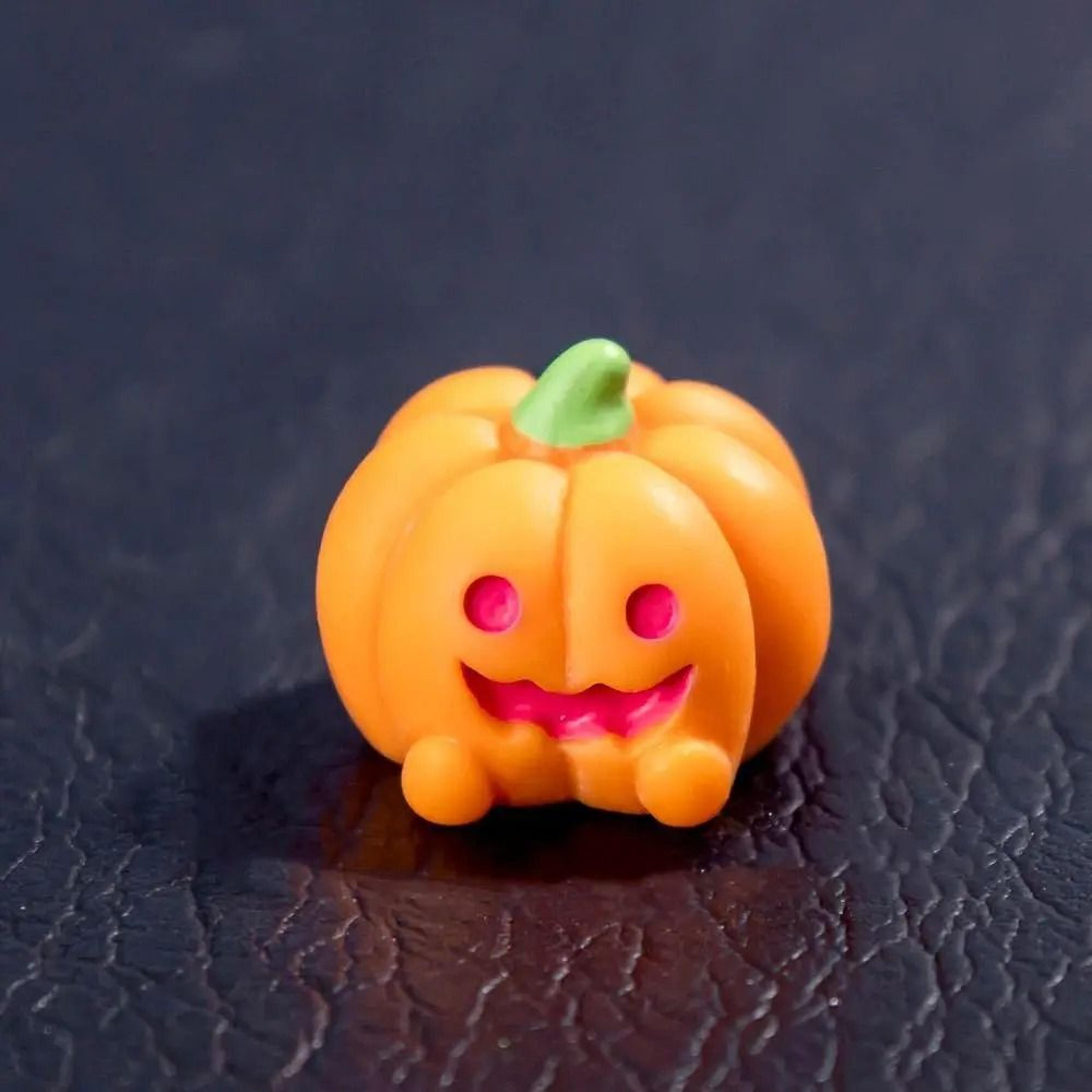 Mini Halloween Figurine Spooky Desk And Party Ornament 3