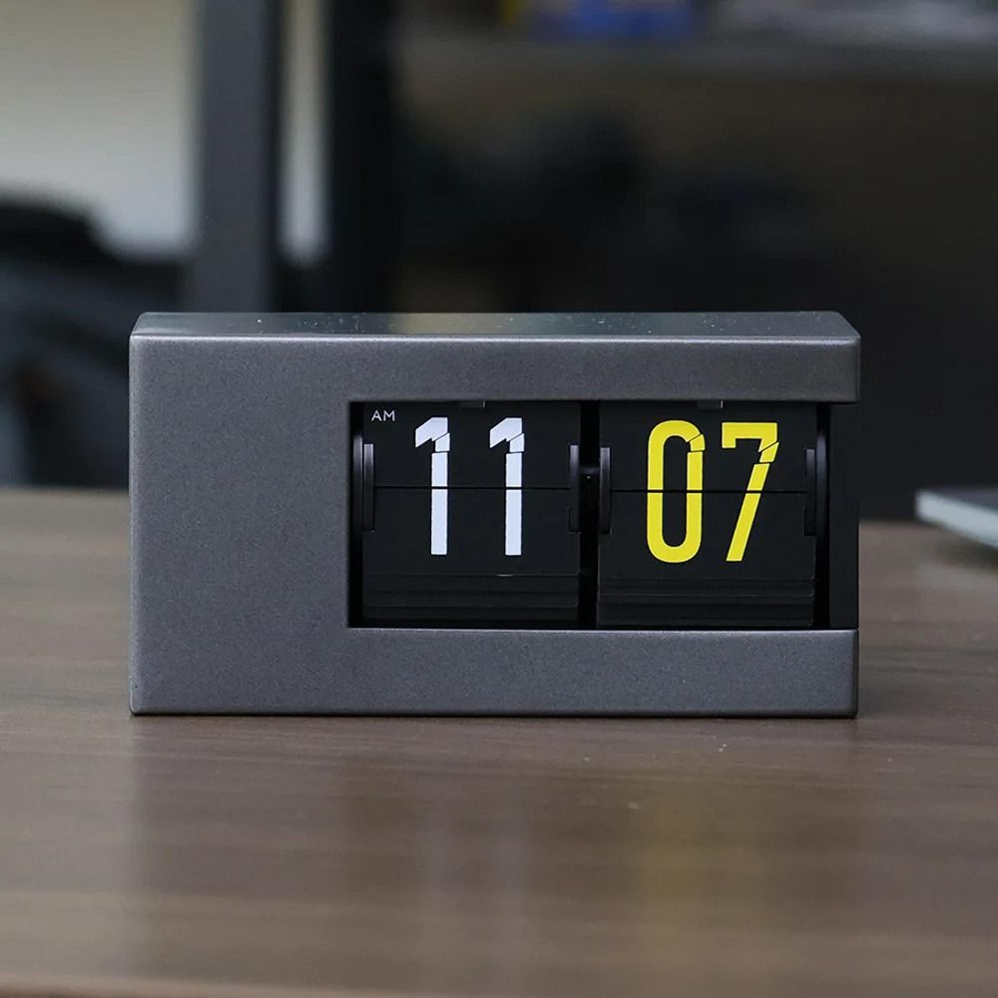 Vintage Automatic Flip Desk Alarm Clock Minimalist Retro Table Clock 7