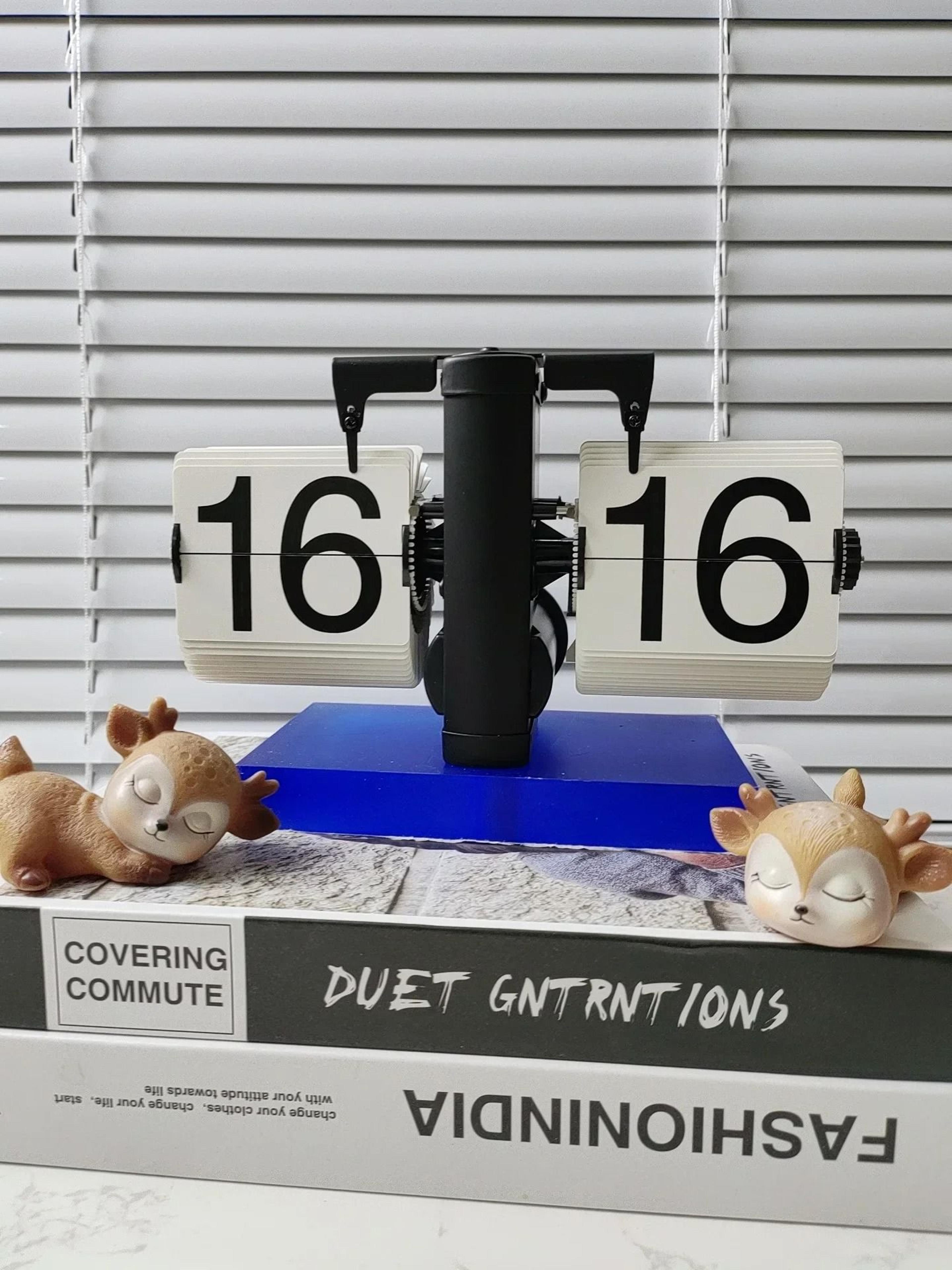 Retro Automatic Flip Desk Clock Large Display Battery Powered Table Clock 6