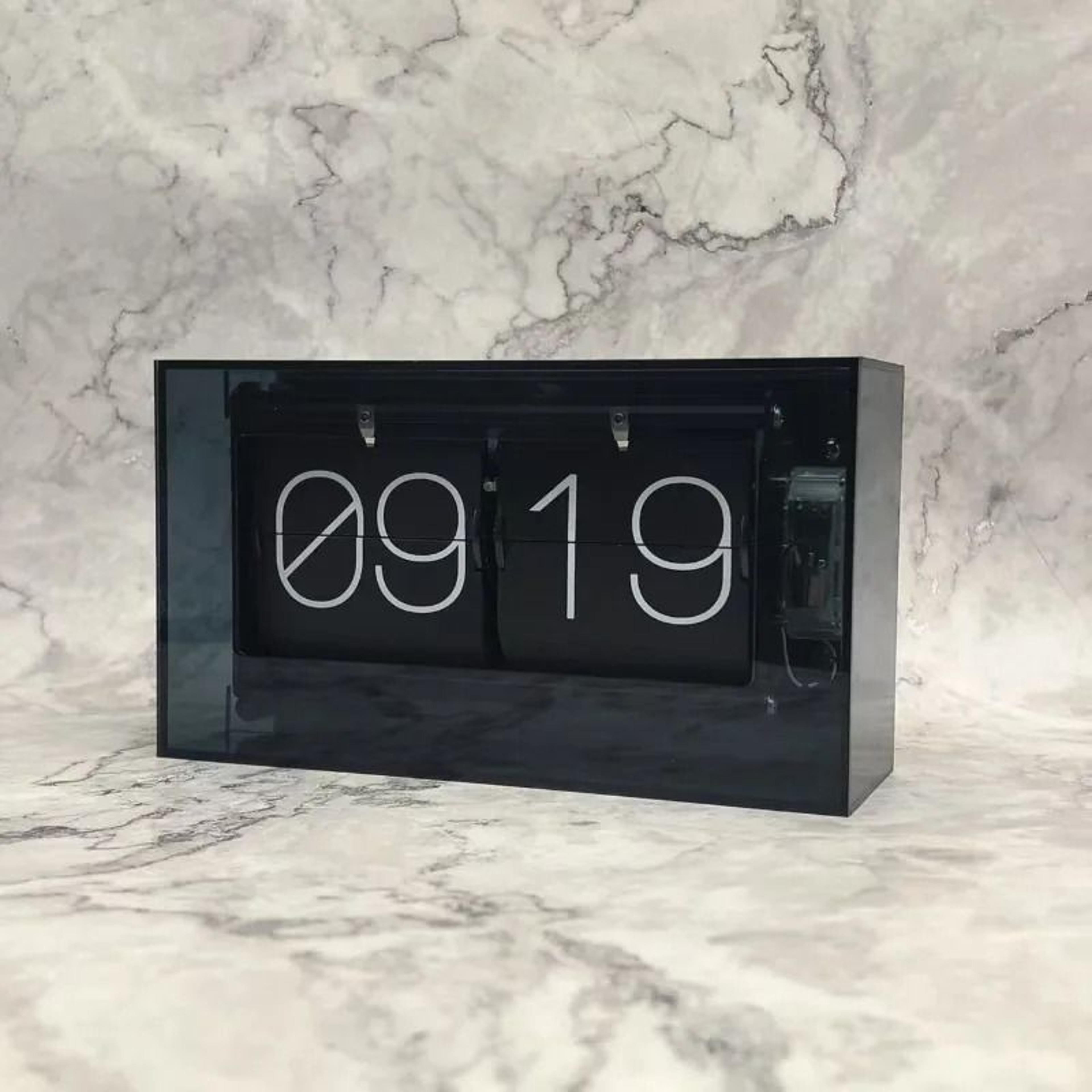 Modern Automatic Page Turning Desk Clock For Bedroom And Office 9