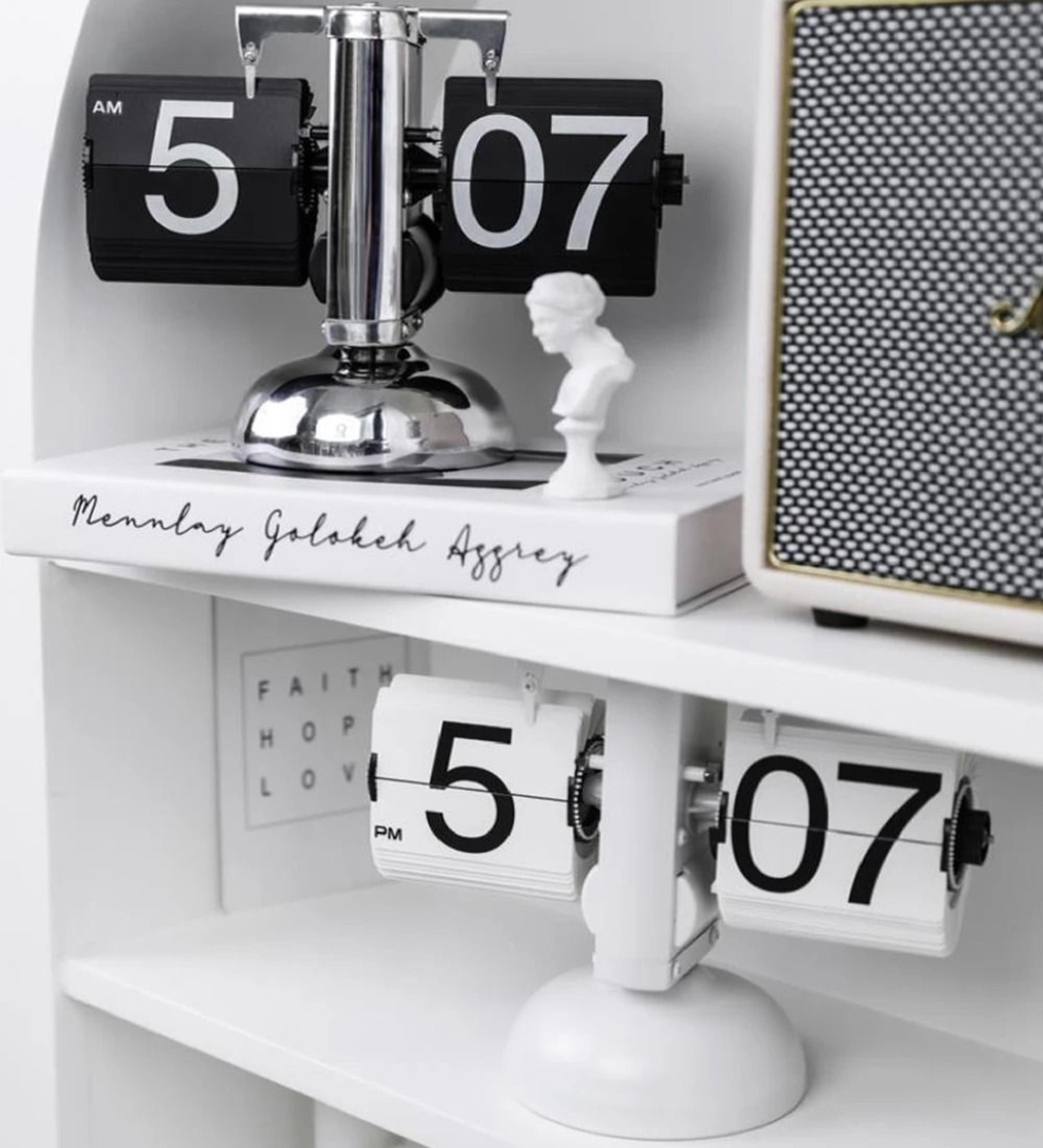 Automatic Retro Flip Desk Clock With Large Number Display 8
