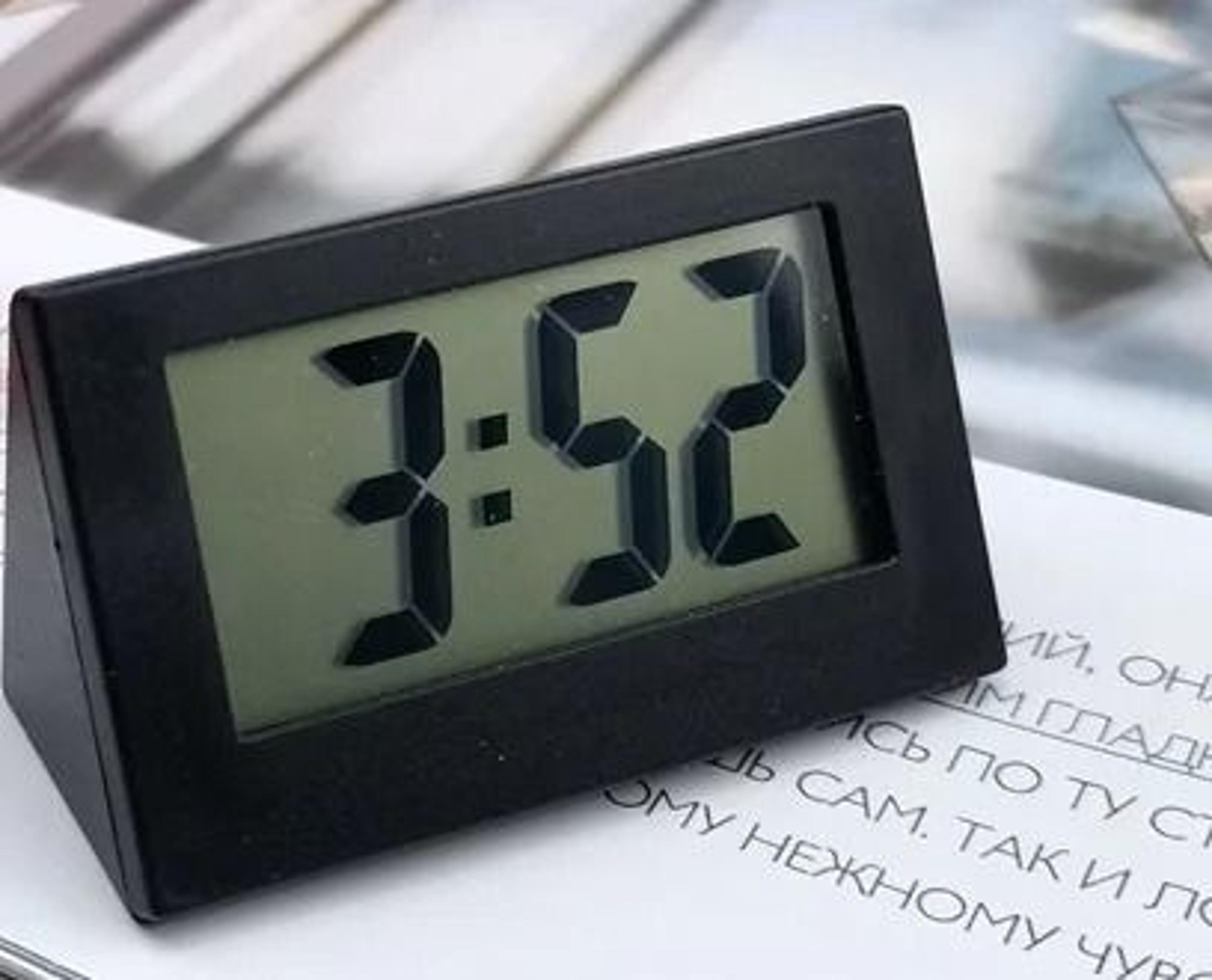 Portable Mini Digital Desk Clock With Large Silent Display 1